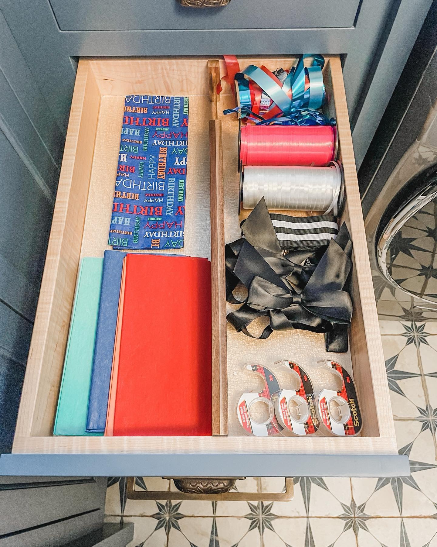 If we’ve implemented product in your house, chances are we’ve installed our absolute favorite drawer dividers from @neatmethod.
⠀⠀⠀⠀⠀⠀⠀⠀⠀
Why do these take the cake?? 

First, they come in four different sizes so they can really benefit any size drawer. 

Second, the spring is so intense they trap our fingers almost every time - which means they won’t go sliding around in your drawer like some of the plastic options on the market. 

And third, they are just beautiful!