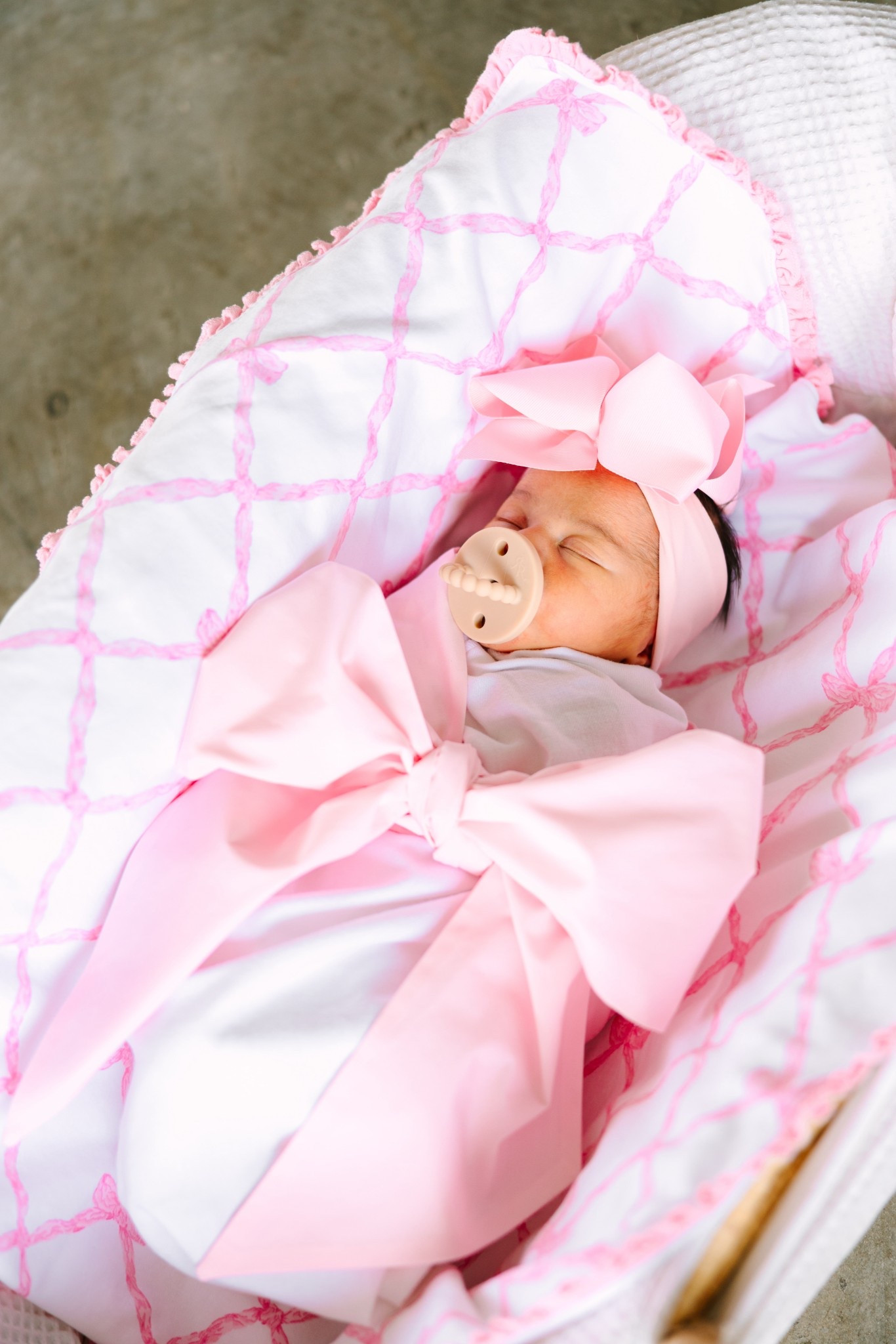 Newborn photos / Baby girl / Pink bow swaddle / 

#LTKBaby #LTKFamily