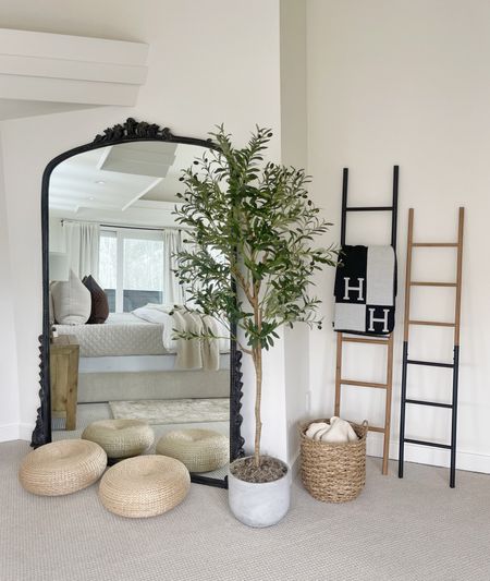 HOME \ mirror setup🌿

Olive tree
Amazon decor
Bedroom 

#LTKfindsunder100 #LTKhome