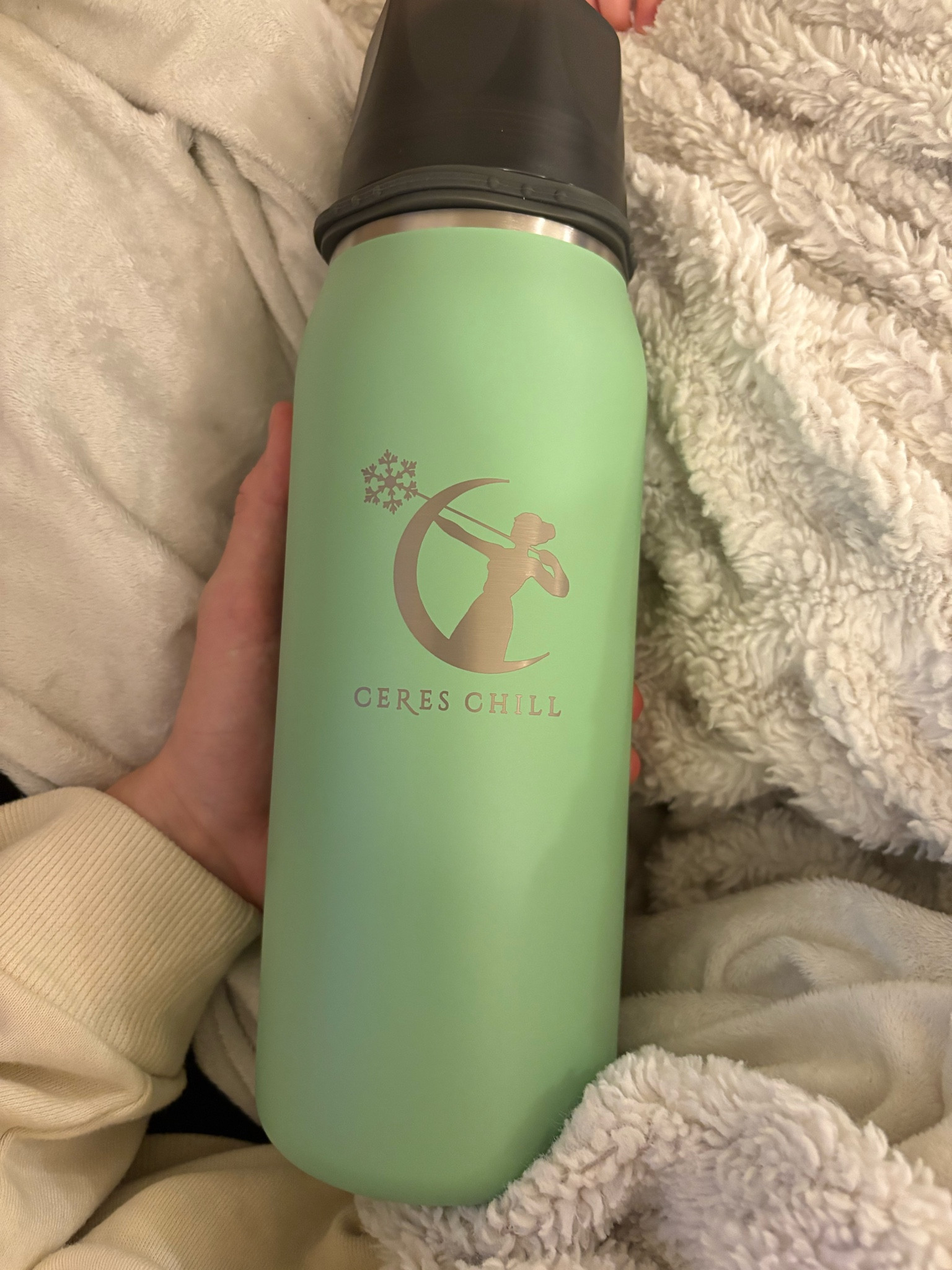 My favorite little tool to safely transport breastmilk! We travel very frequently and with that I had to learn how transportation my breastmilk safely on 8+ hour flights and even longer road trips. We love the ceres chill! It’s TSA friendly and also doubles as a bottle warmer. 10/10 would recommend adding to your baby registry or gifting to yourself 🍼🤱🏼