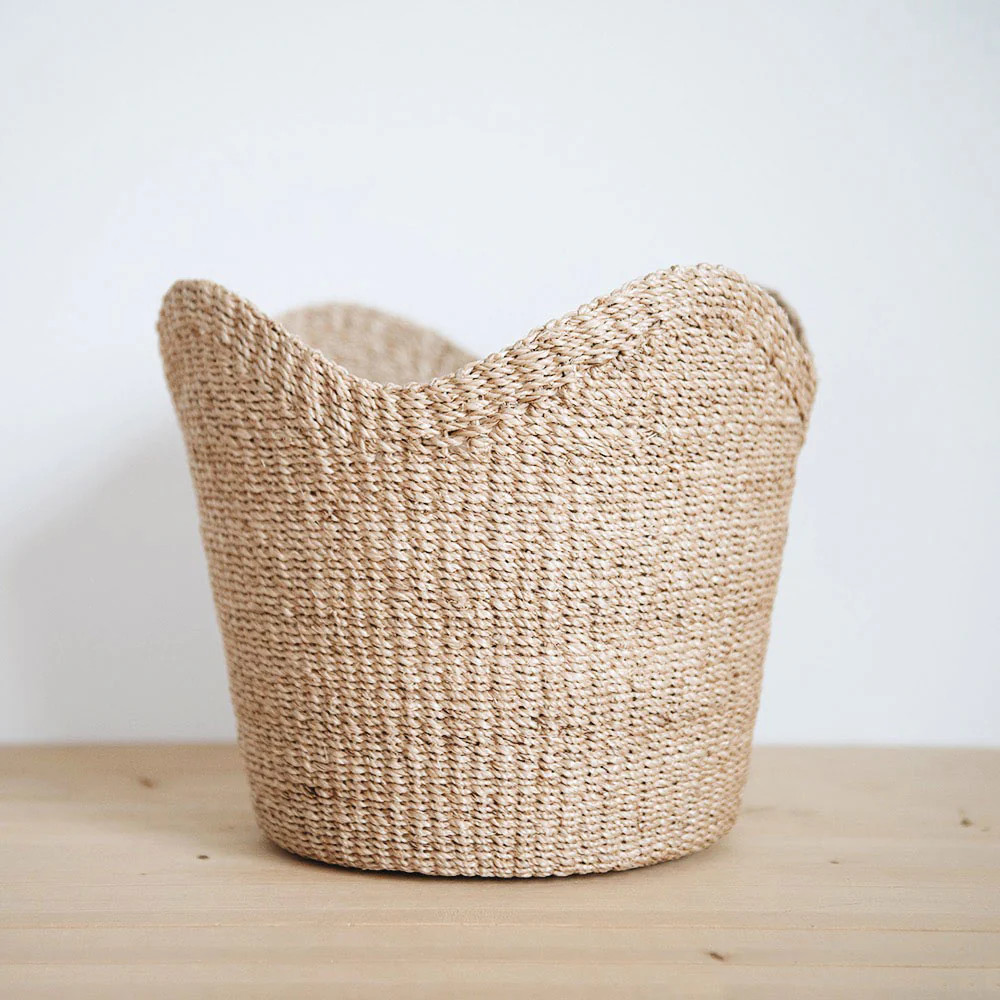 Woven Scallop Basket - Natural | Roan Iris