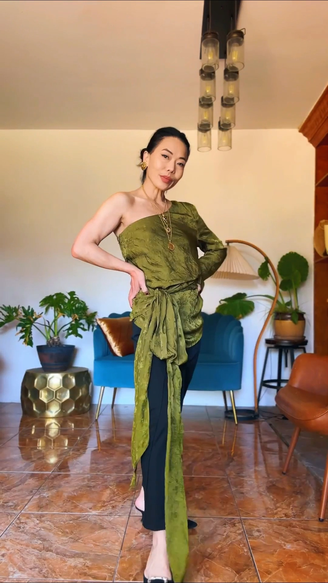 ✨ Under-$100 party top that just might steal the show.

#LTKSeasonal #LTKOver40 #LTKHoliday