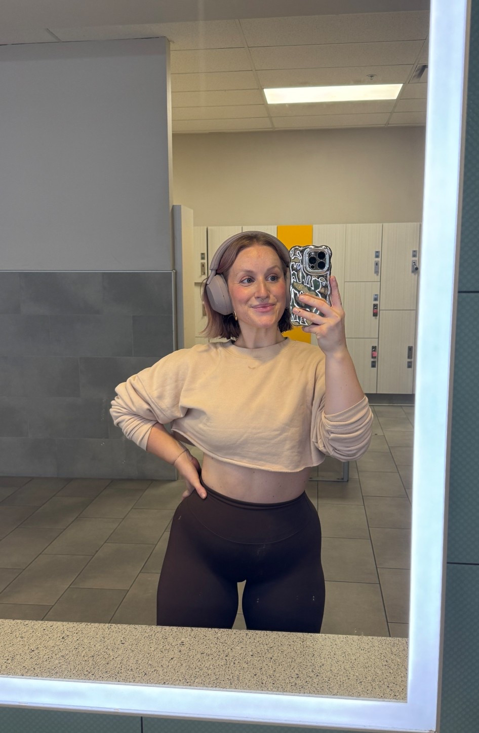 Love this Alo crop sweatshirt for these transitional fall days! 

#LTKMidsize #LTKActive #LTKStyleTip