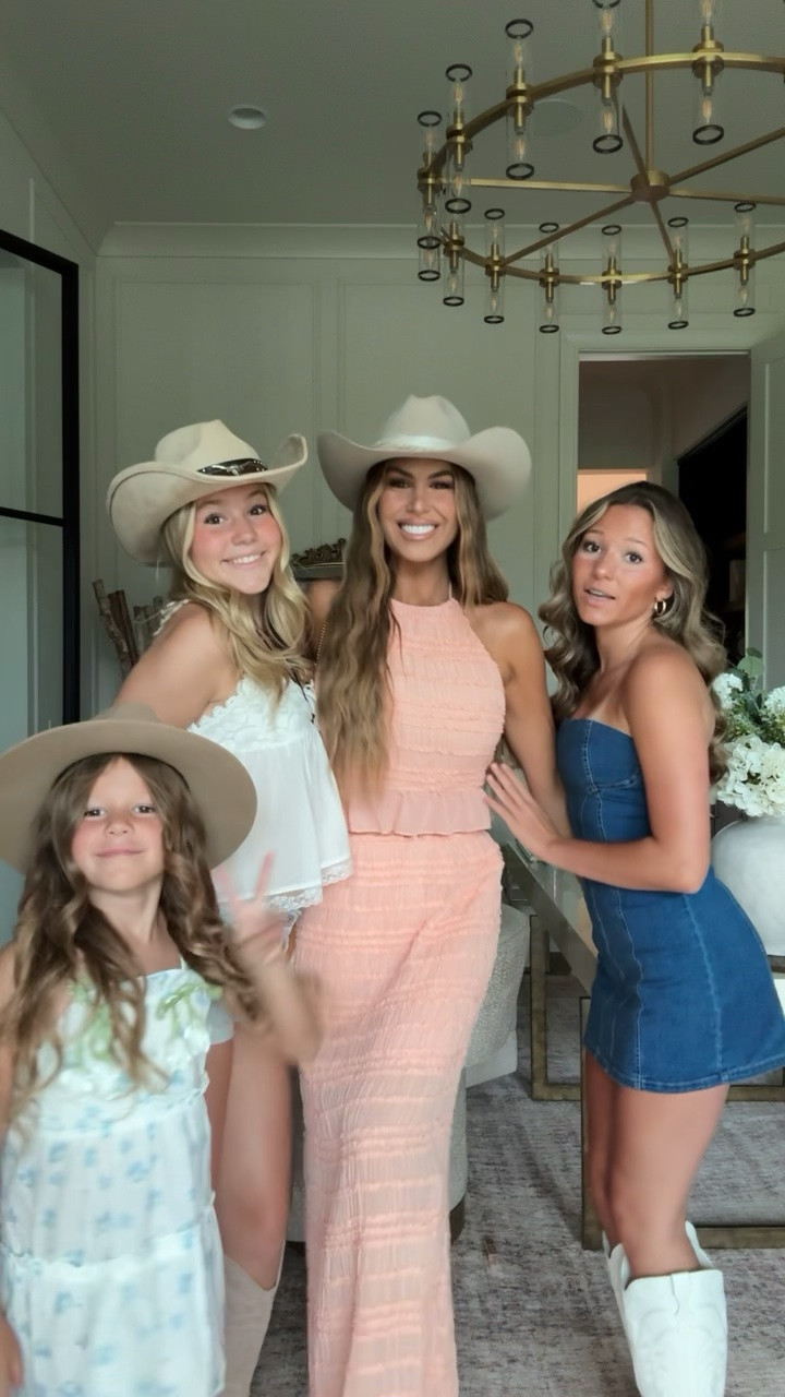 What the girls and I wore to CMA 🐴🤎

#LTKdayinmylife #LTKmomlife #LTKootd