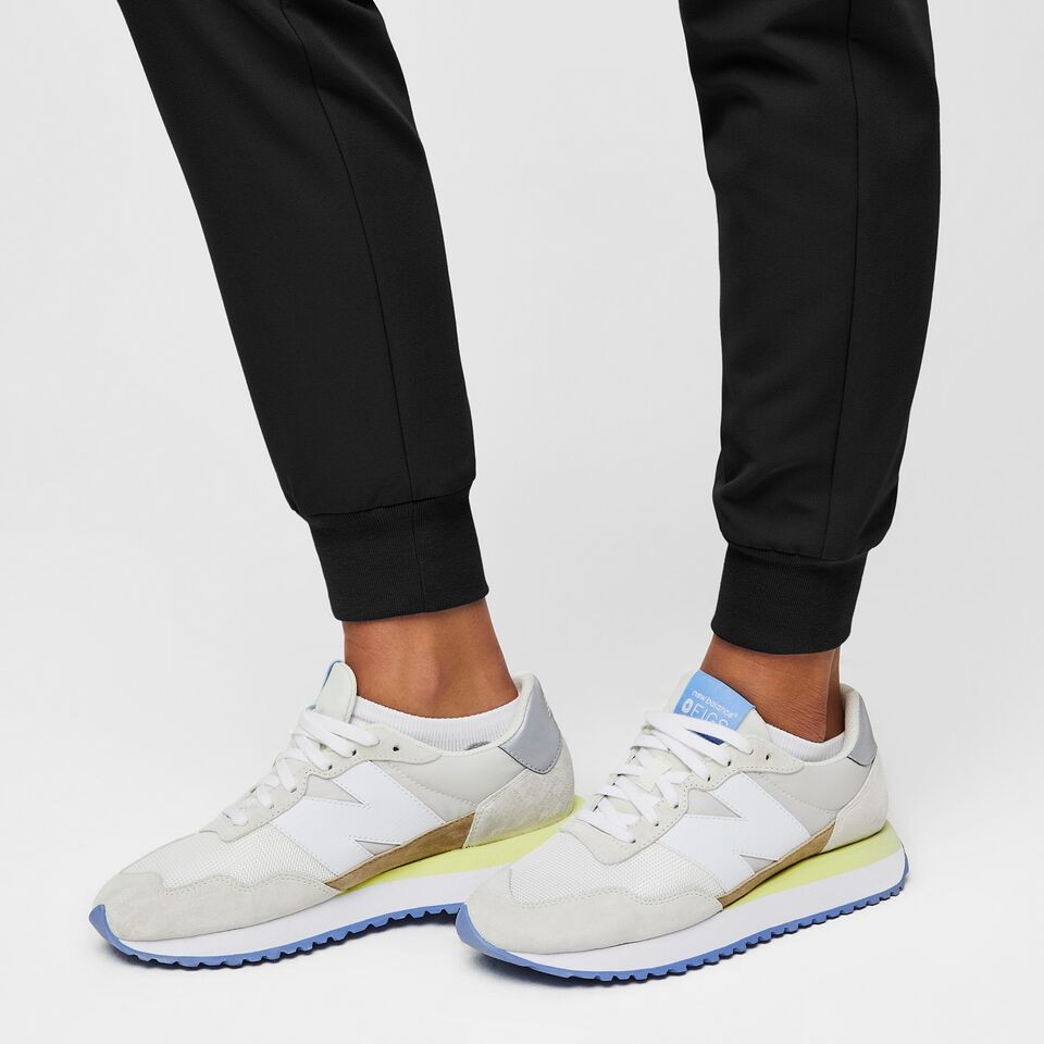 Women’s High Waisted Zamora Jogger Scrub Pants™ - Black · FIGS | FIGS
