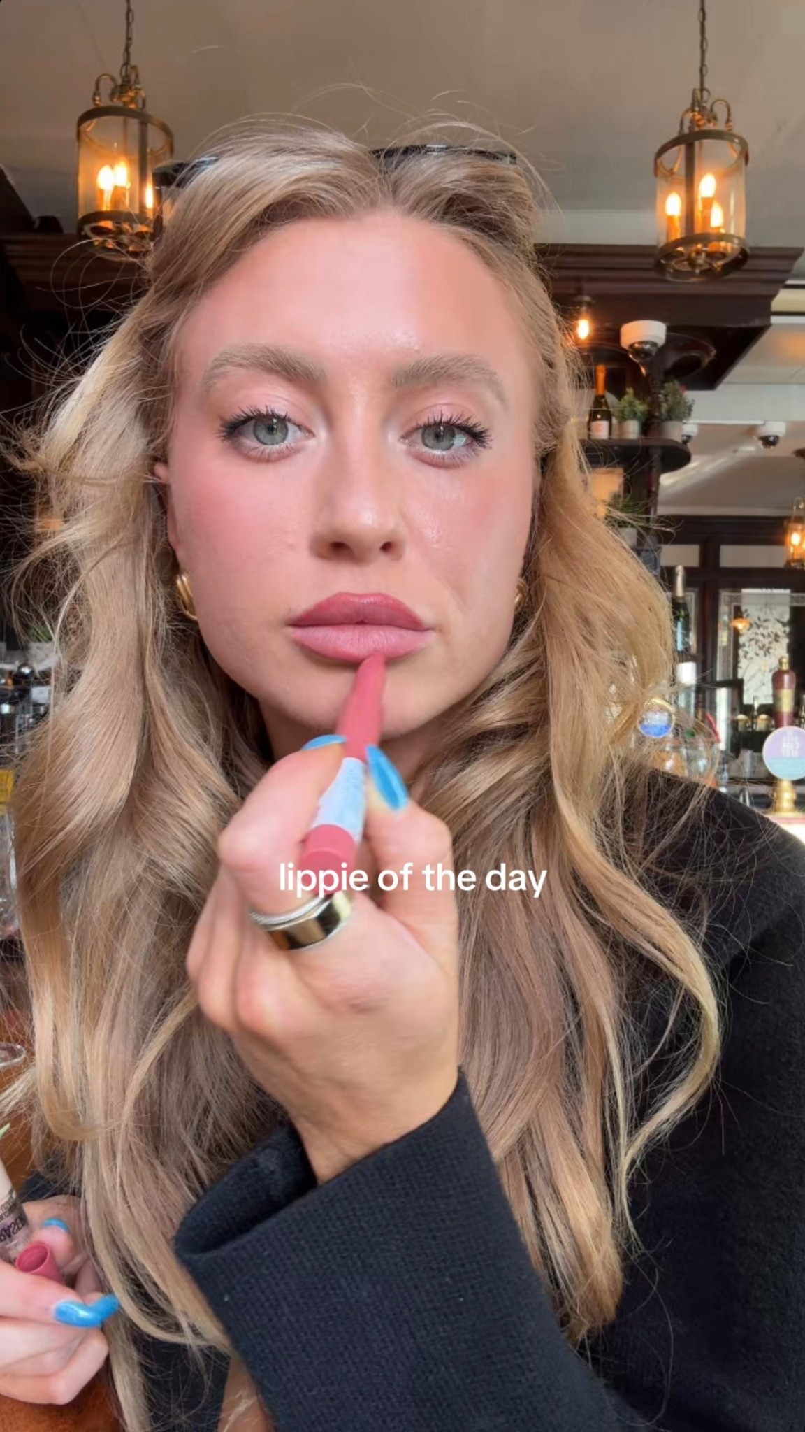 London lippie

#LTKBeauty #LTKFallSale