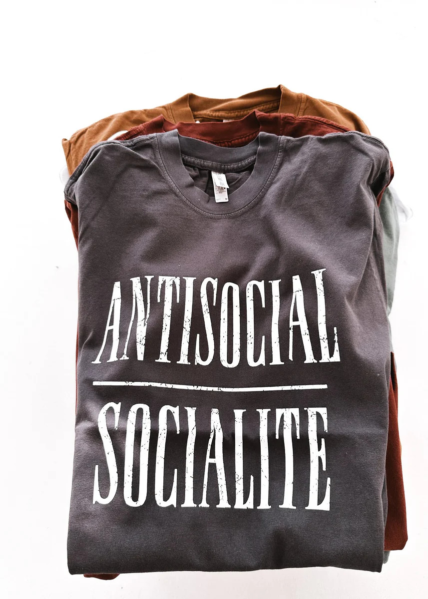 ANTISOCIAL SOCIALITE SIDE SLIT TEE | Pebby Forevee