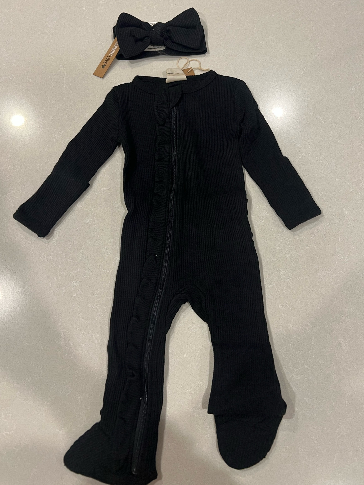 Ruffle butt baby outfit 

#LTKbaby