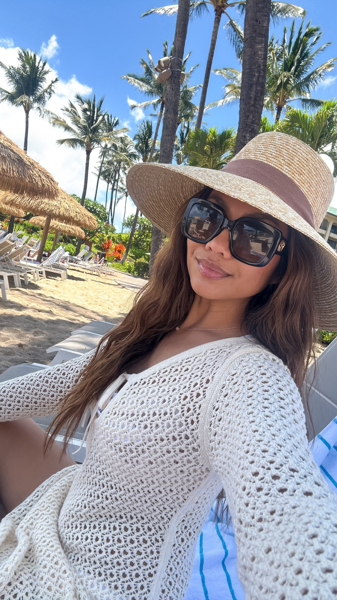 Poolside situation 🤗💗

Sizing:
$35 swim coverup dress! TTS, wearing xs 