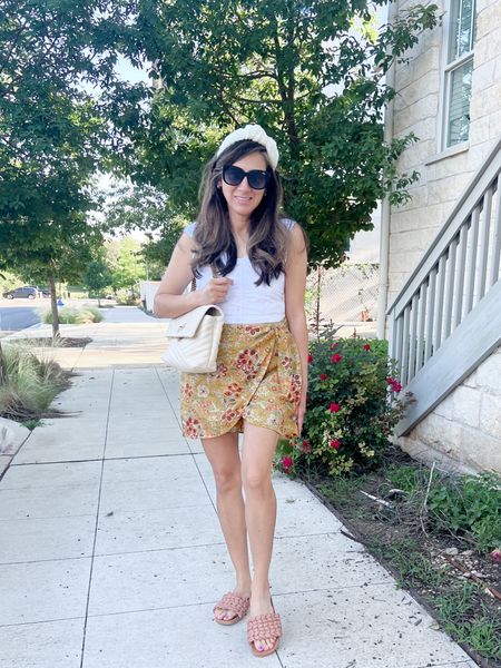REPOST: Sharing this bag that is on sale right now at Nordstrom for their Half Yearly Sale. This exact outfit isn’t available anymore but I linked similar items to recreate this look 

Summer outfits, June outfit, summer fashion  Brandikimberlystyle 

#LTKSeasonal #LTKSaleAlert #LTKStyleTip