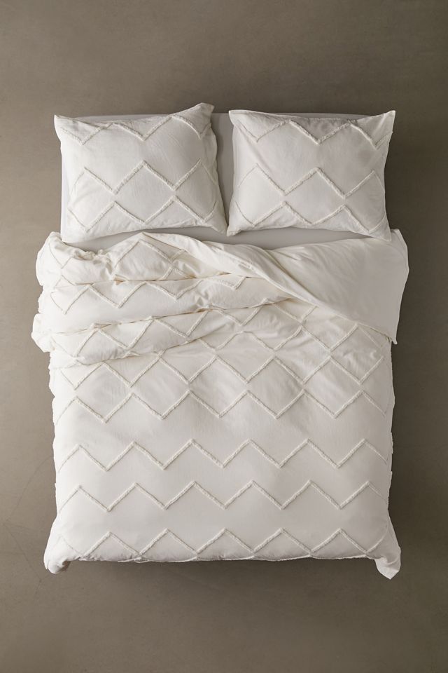 Zigzag Tufted Duvet Cover | Urban Outfitters (US and RoW)