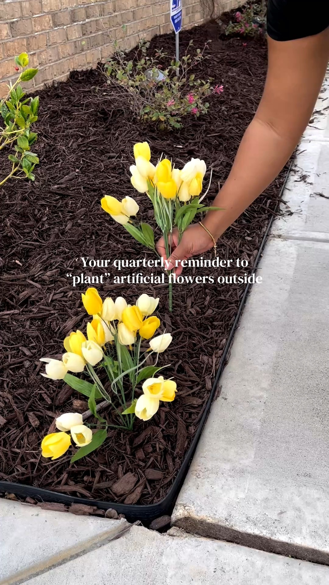 Artificial tulips for the easiest front yard glow-up 🌷✨

These 14” tulip bushes instantly upgraded the space—no digging, no maintenance, and they look incredibly real.

✨ Bonus: they’re on sale right now (about half off)

Shop the tulips here 👇🏽


#LTKHome #LTKmomlife