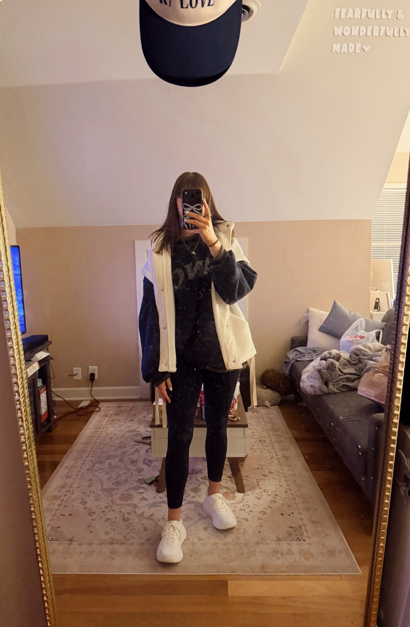 Top: m/l 
Vest: m 
Pants: 4 


#LTKHoliday #LTKootd #LTKGiftGuide