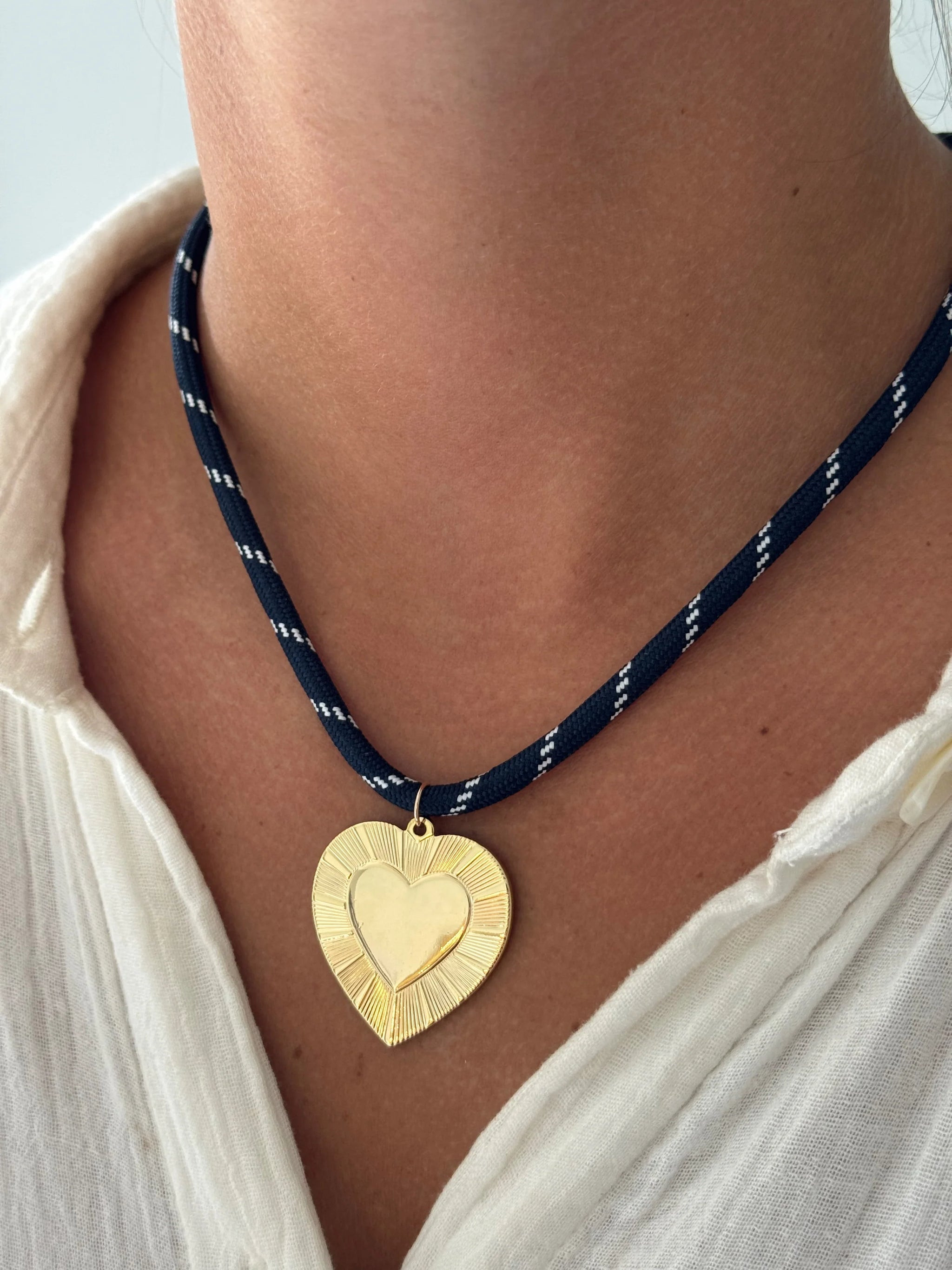 Gracie Heart Paracord Necklace - Navy | Triple Threads