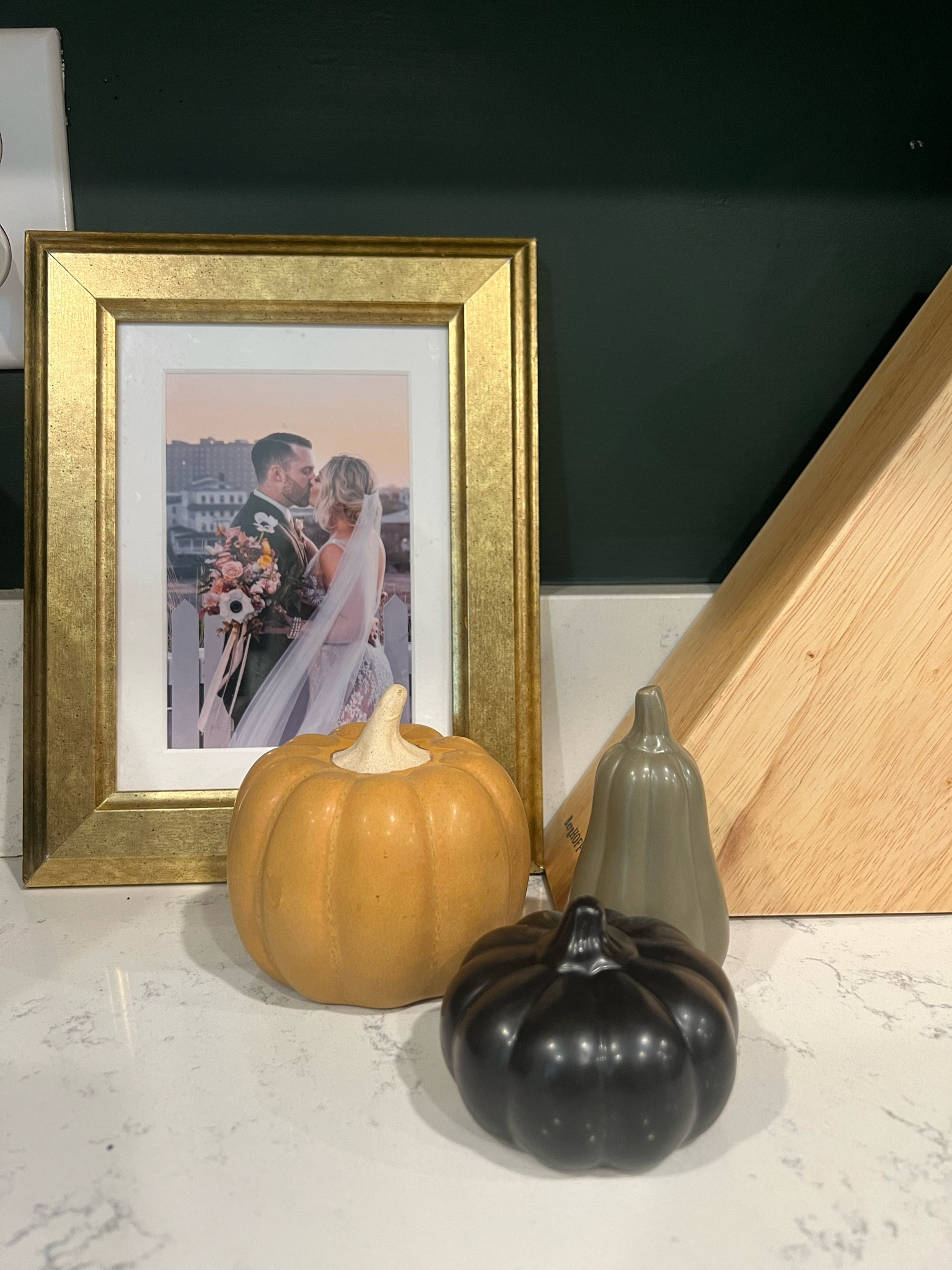 Fall decor is my favorite because it actually goes with my day to day decorators and details that make my house my home. Target has these cute little pumpkins in their $5 dollar section and magnolia homes 




#LTKHoliday #LTKHalloween #LTKSeasonal