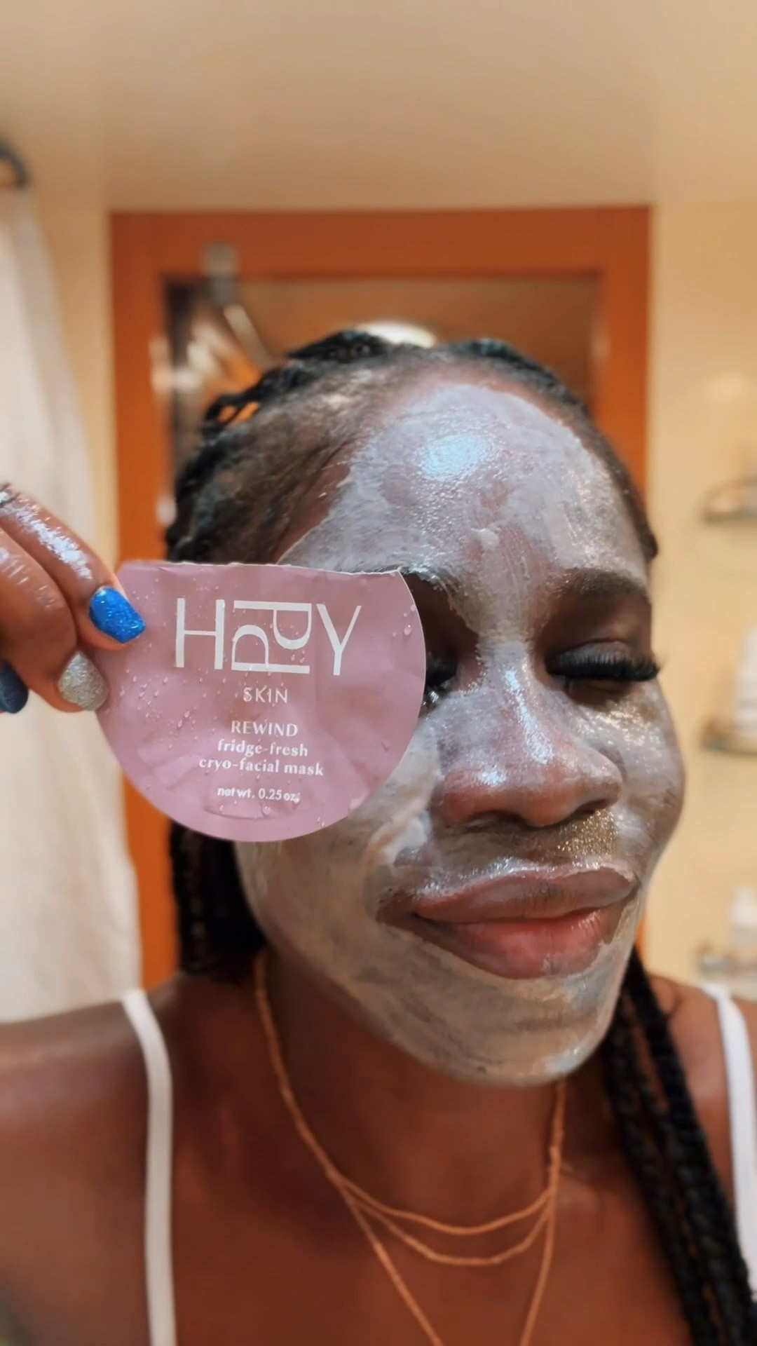 Let’s not forgot to provide some good therapy to our skin this holiday season! I used this crypto-facial mask from Hppyskin to soothe my skin during my vacation and has quickly become a weekly staple in my skincare routine 

#LTKGiftGuide #LTKBeauty #LTKVideo