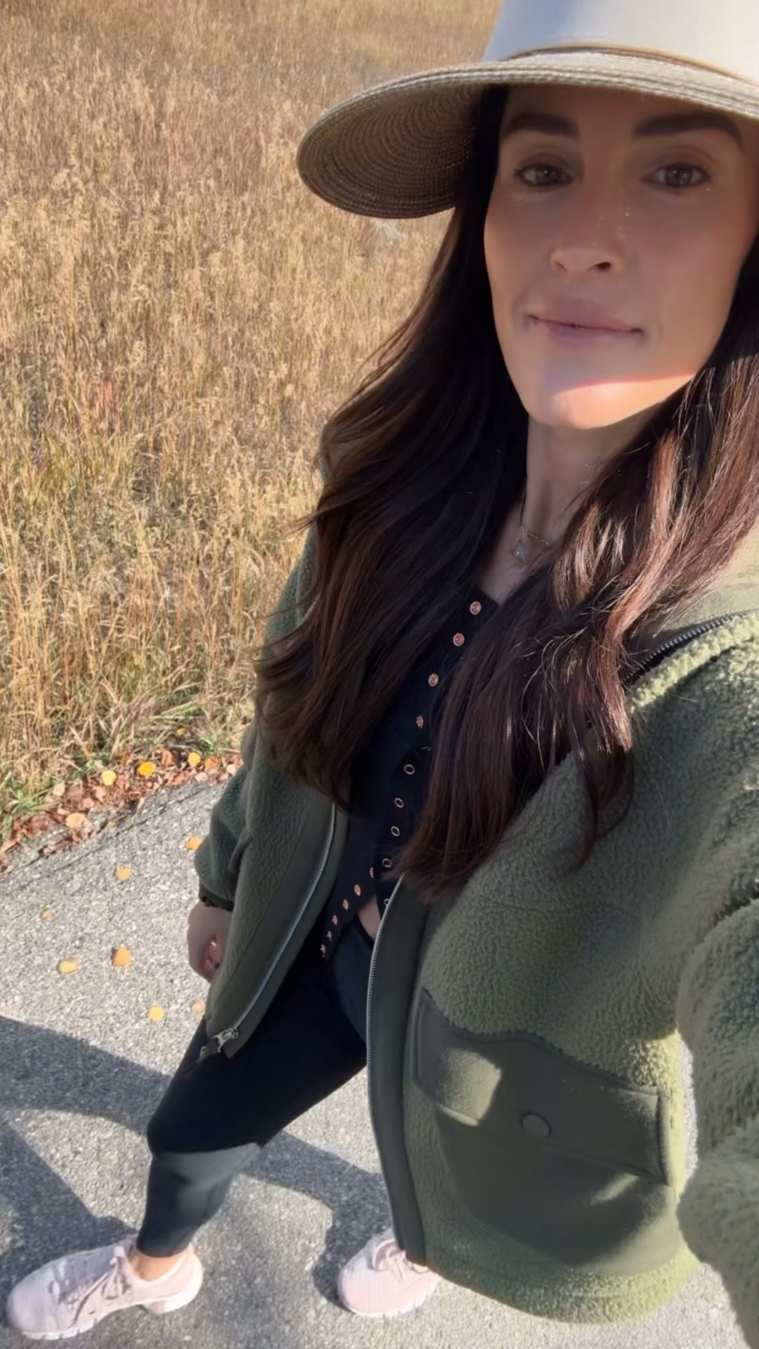 Today’s activewear fit👏🏻
Leggings - s 
Jacket - s
Button Top - m 

#LTKFindsUnder50