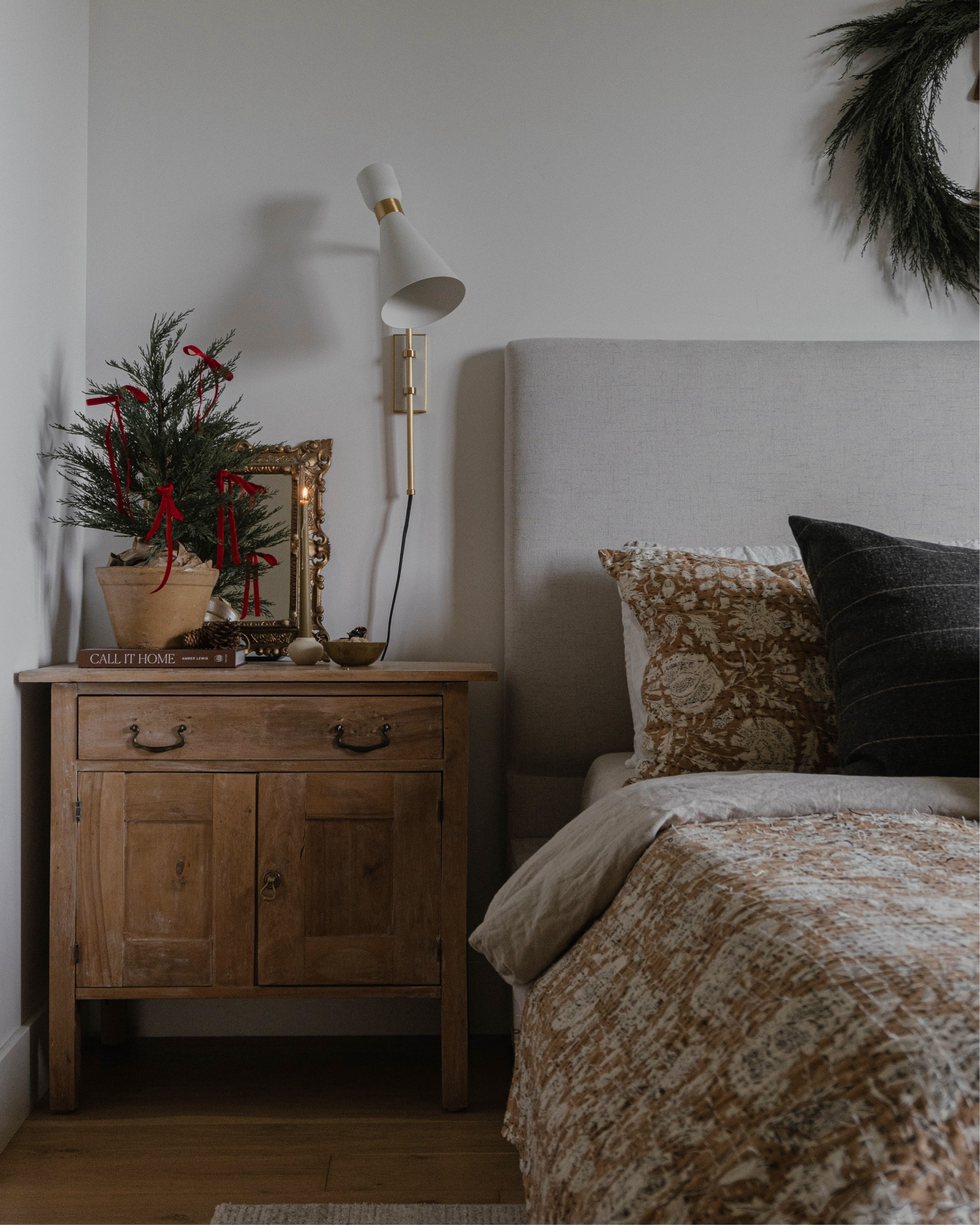 Christmas Decor in the Bedroom 

#LTKSeasonal #LTKHome #LTKHoliday