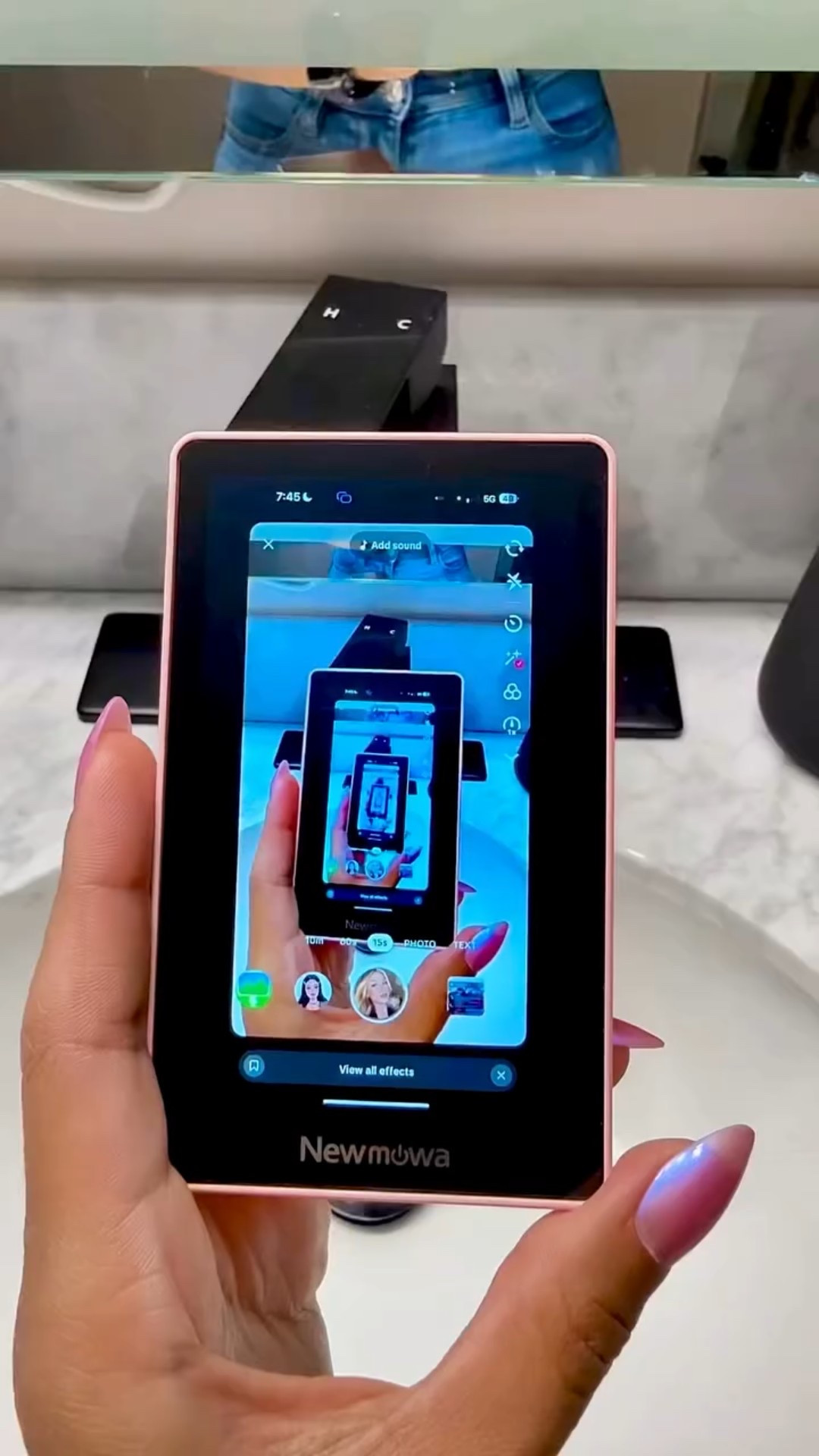 the famous Newmowa Magnetic Phone Vlog Selfie Monitor Screen in pink 💖 absolutely LOVE her! 

It mirrors your screen so NOW you can actually see how you’re taking your pictures!!!! ✨😍 

https://rstyle.me/+b7L8hdjocZGxiCvbrZM4oQ

📸 link in my bio: Amazon Storefront & LTK! @amazon @amazoninfluencerprogram @amazonfinds @tiktok @tiktokcreators 

#monitorscreen #techfinds #amazon #amazonfinds #tiktok #tiktokshop #tiktokfinds #tiktokshopfinds #amazonstorefront #tiktokcreator #tiktokcreators #amazoninfluencerprogram #amazoninfluencers