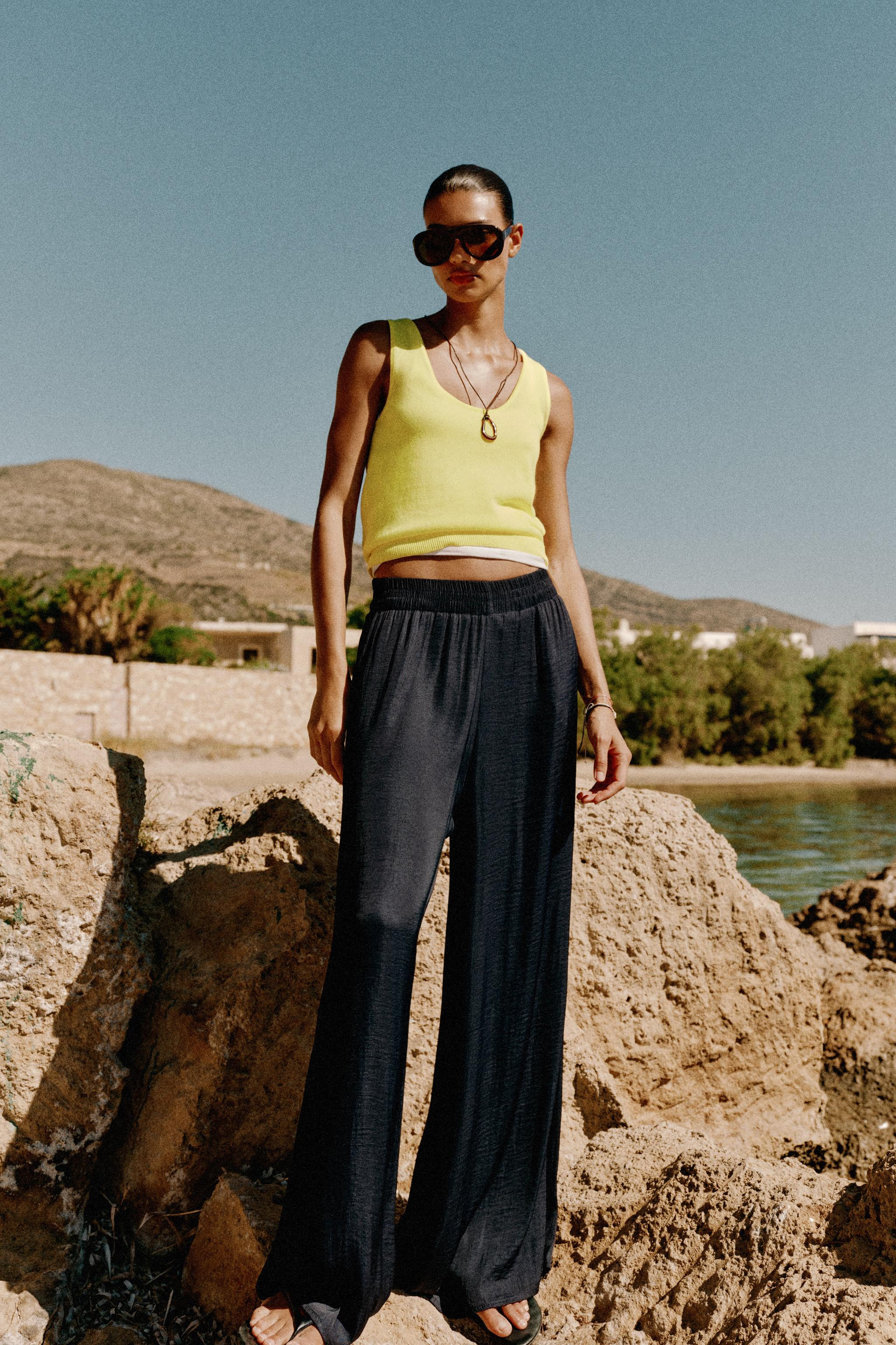 FLOWY WIDE LEG PANTS | Zara US