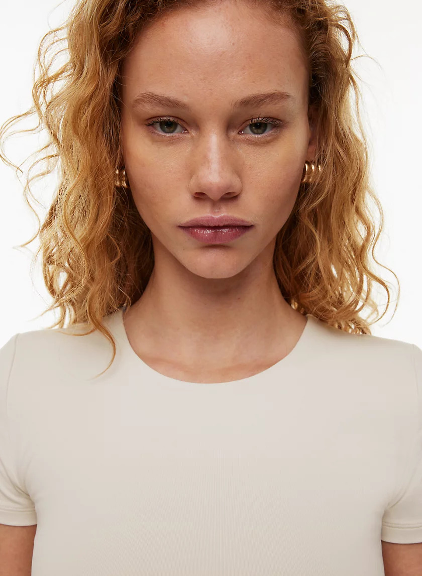 CONTOUR CREW T-SHIRT | Aritzia