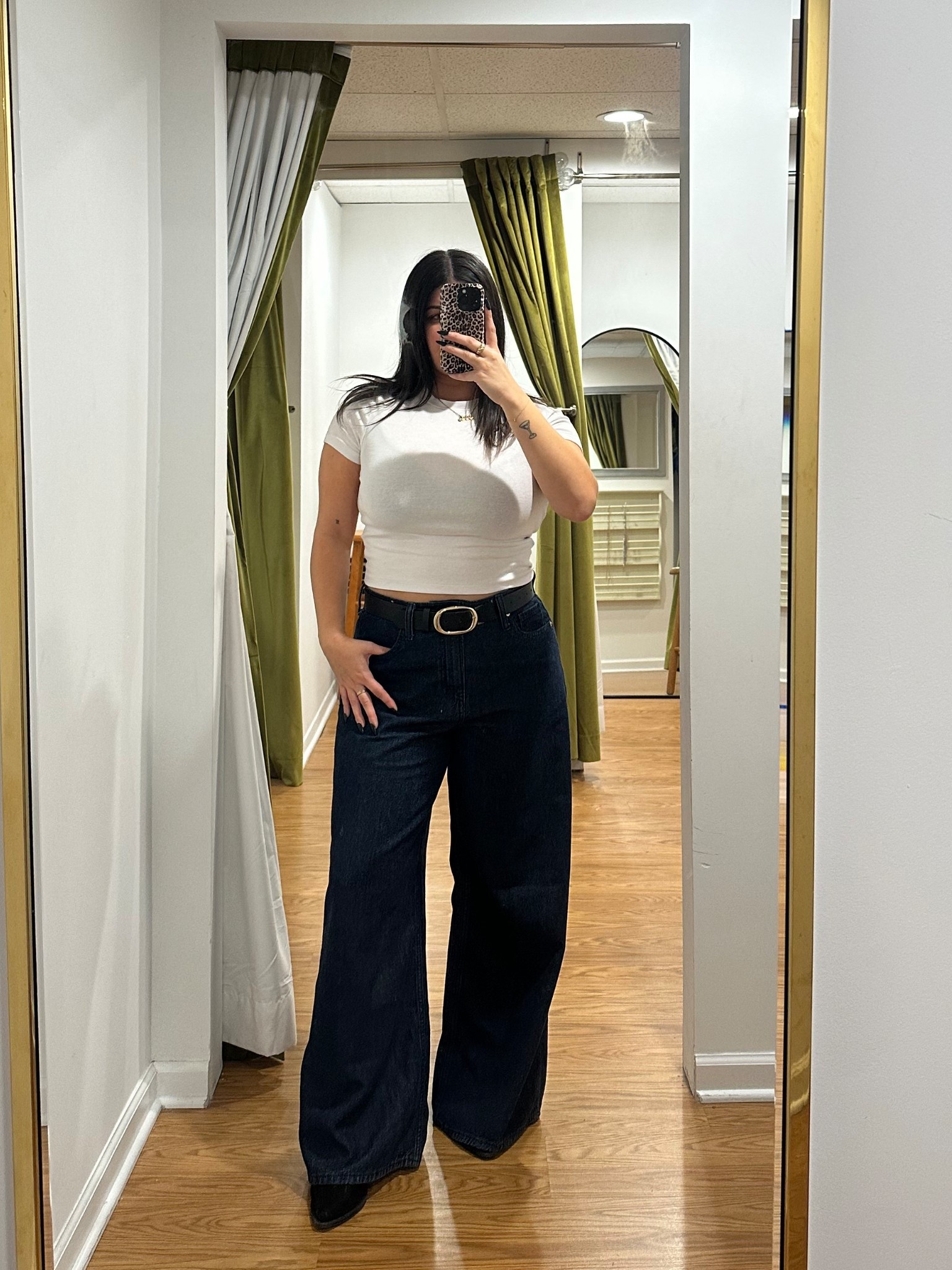 The best gap jeans 

#LTKGiftGuide #LTKSeasonal #LTKFindsUnder100