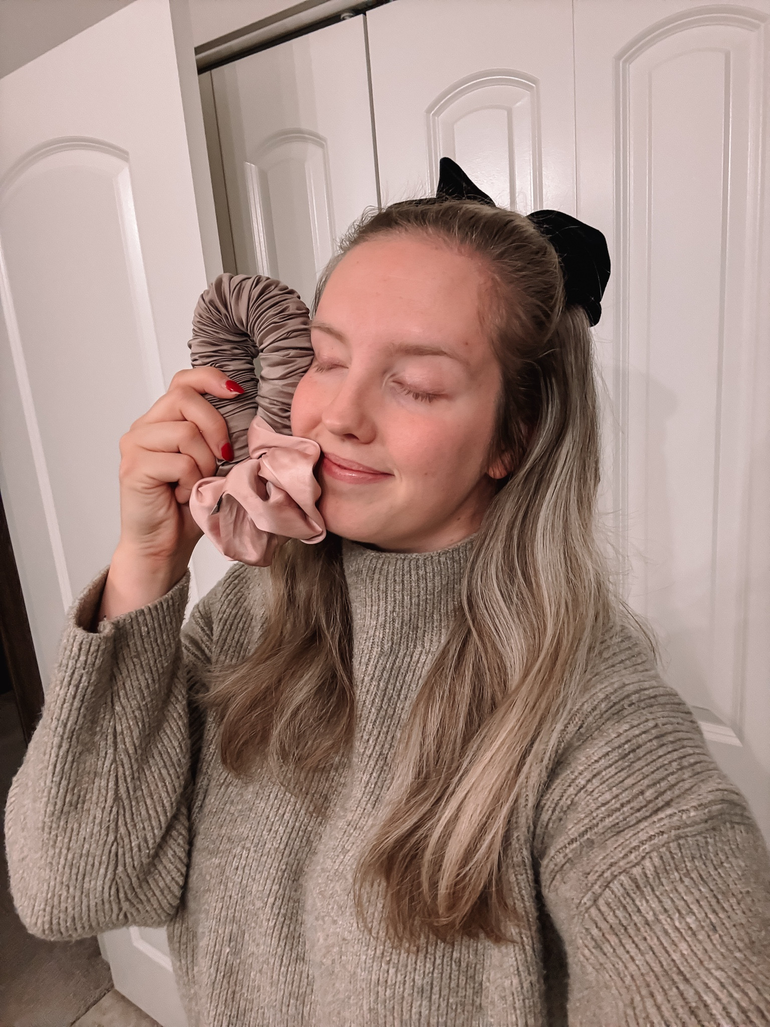 I am not lying when I say I slept in this sleepy tie, then wore it all day and this is what my hair looked like at 4pm as I was headed to dinner. THIS THING WORKS!! It maintains your hair style without extra heat and keeps you from having to style it with additional heat.

THIS is the gift you give the girl who has everything!

#LTKBeauty #LTKFindsUnder50 #LTKGiftGuide