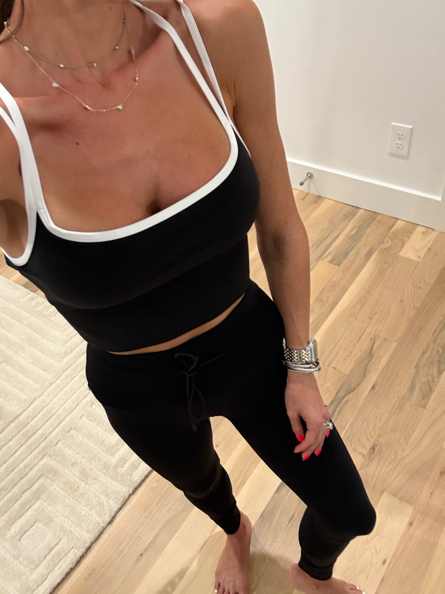 Workout tank size xs leggings XS love this matching. Set

#LTKootd #LTKSaleAlert #LTKActive
