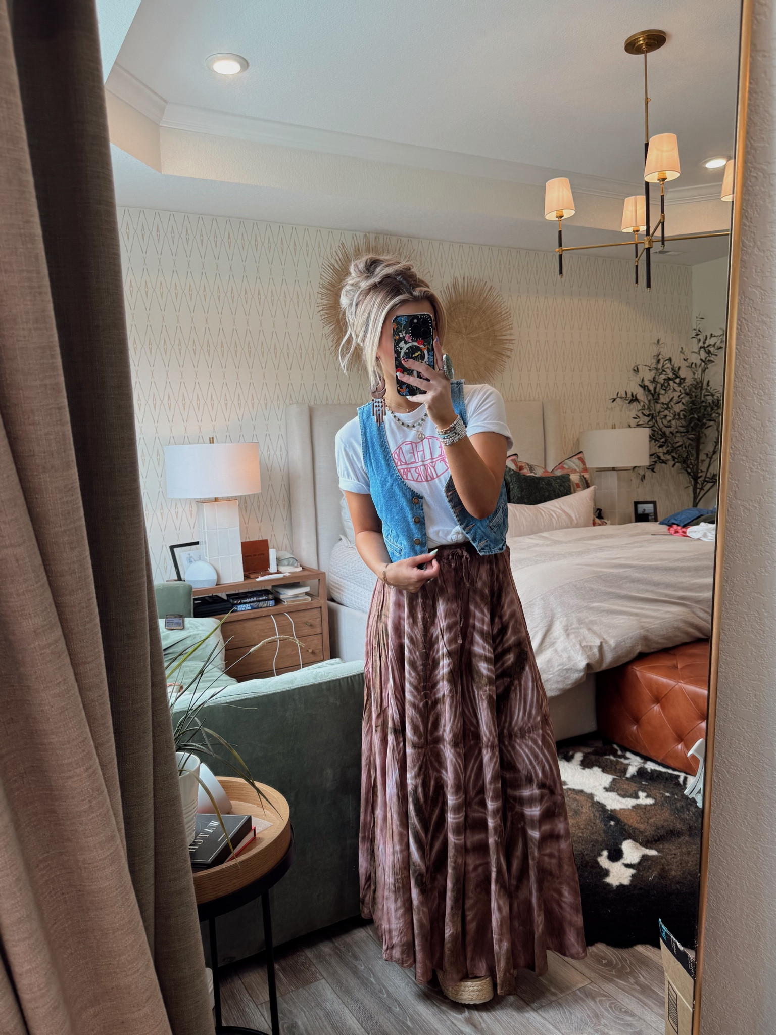 Pants are brand gardenbelle and not on LTK but linked other options! 
Outfit Details
Tee- Sassy Queen Boutique 
Vest- Aritzia
Pants- Garden Belle 
Shoes - Old Free People
Necklace - Goldie Lee 
Earrings- Old Revolve
Duster- Amazonn

#LTKFindsUnder100 #LTKBacktoSchool #LTKFindsUnder50