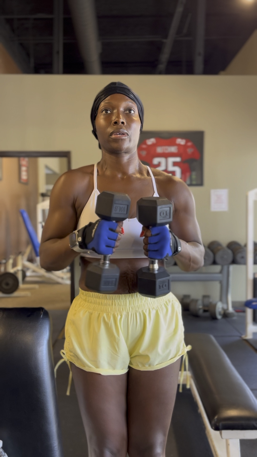 I believe you workout better when you look good! I love these shorts. So cute. Lightweight. Tights underneath with a side pocket. Wearing a size M. 