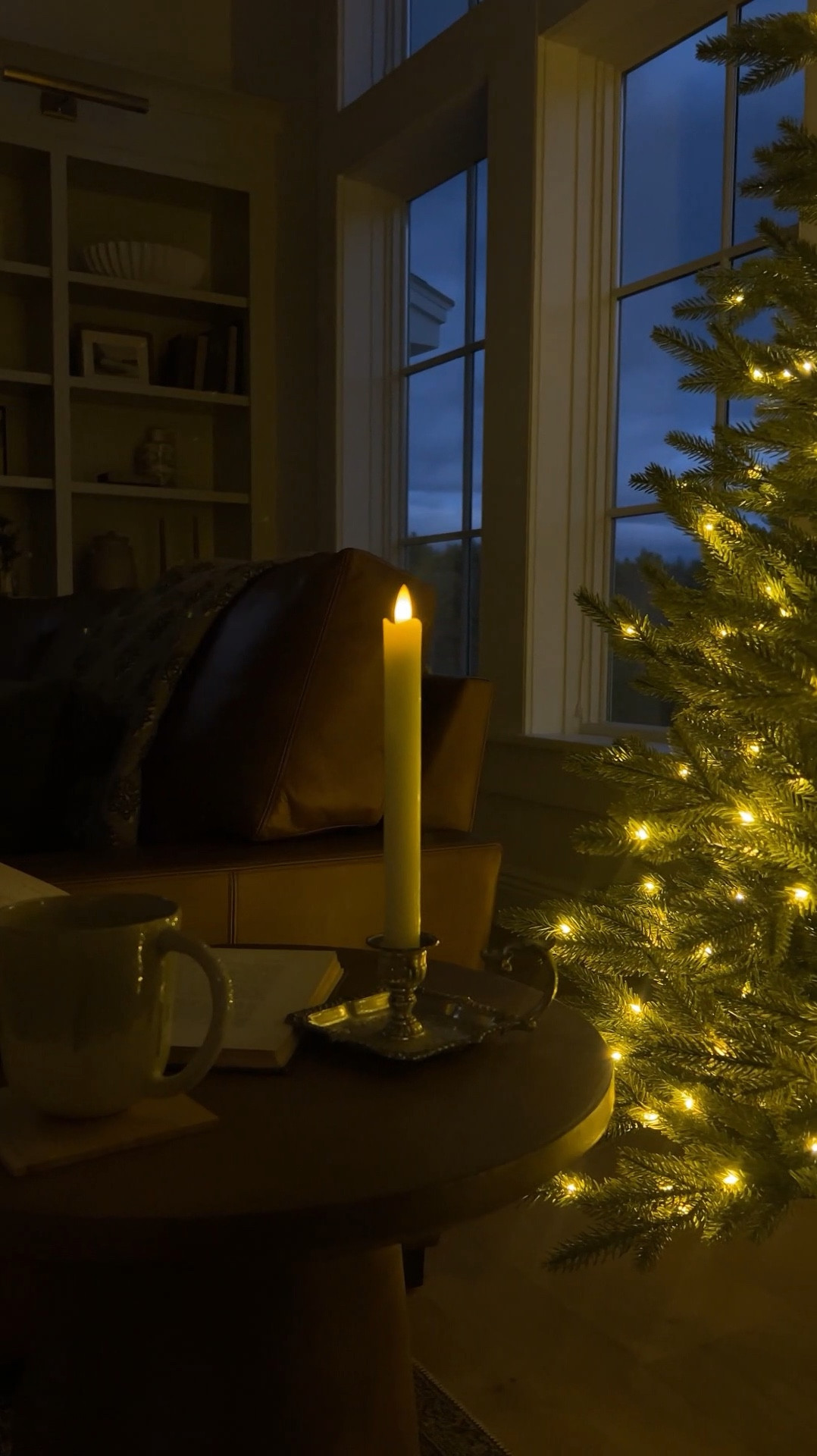 The most beautiful, wax battery-operated frameless candlestick for the Holidays! Worry free with the most beautiful flickering glow! 

Christmas candle | flameless candle | holiday decor  | Christmas decor | romantic | Holiday Decor | cozy Season 

#LTKFindsUnder50 #LTKSeasonal #LTKHoliday