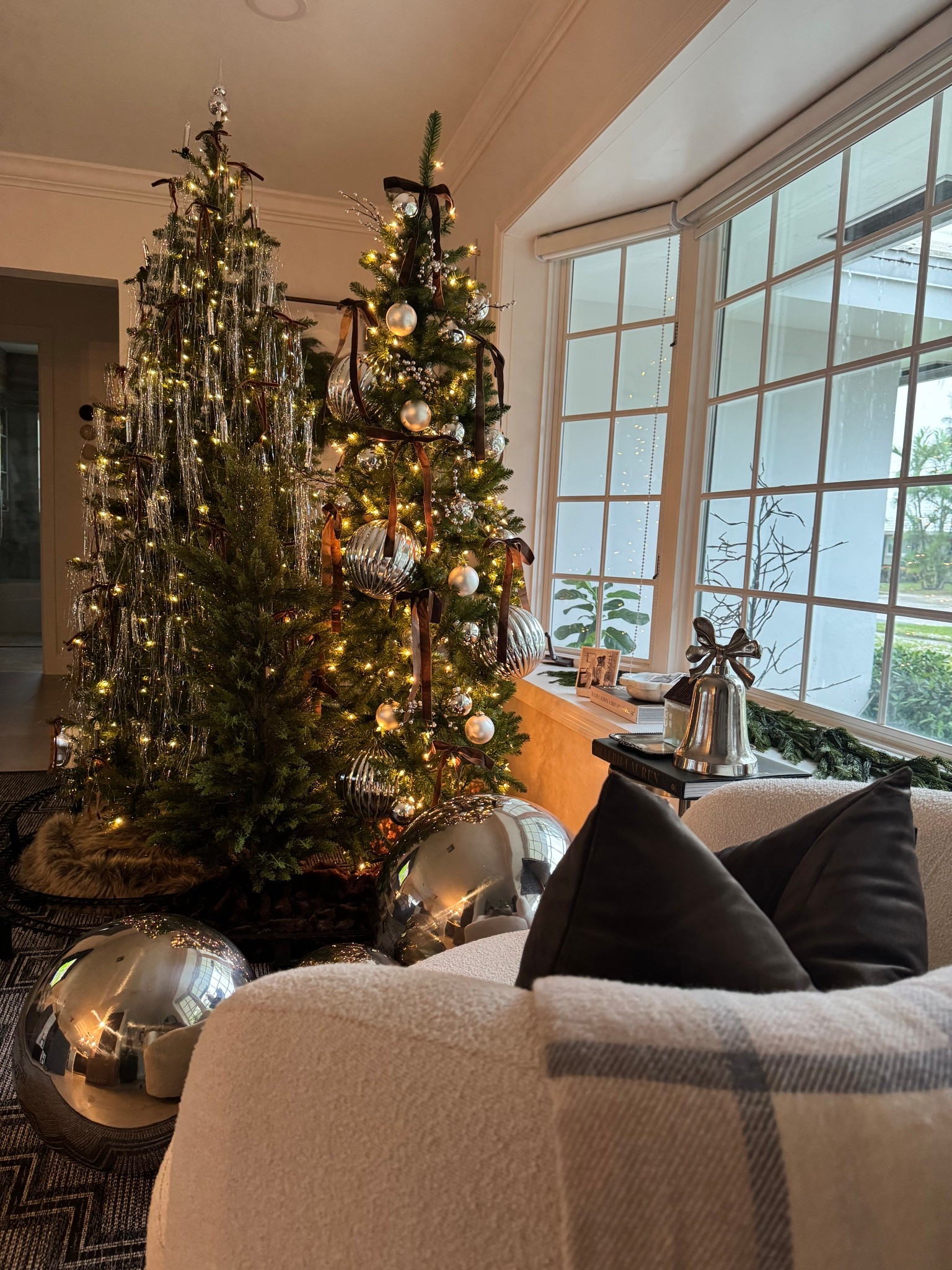 Home decor / warm and cozy Christmas views ✨🤎🐴🧸

#LTKHome #LTKmomlife #LTKHoliday