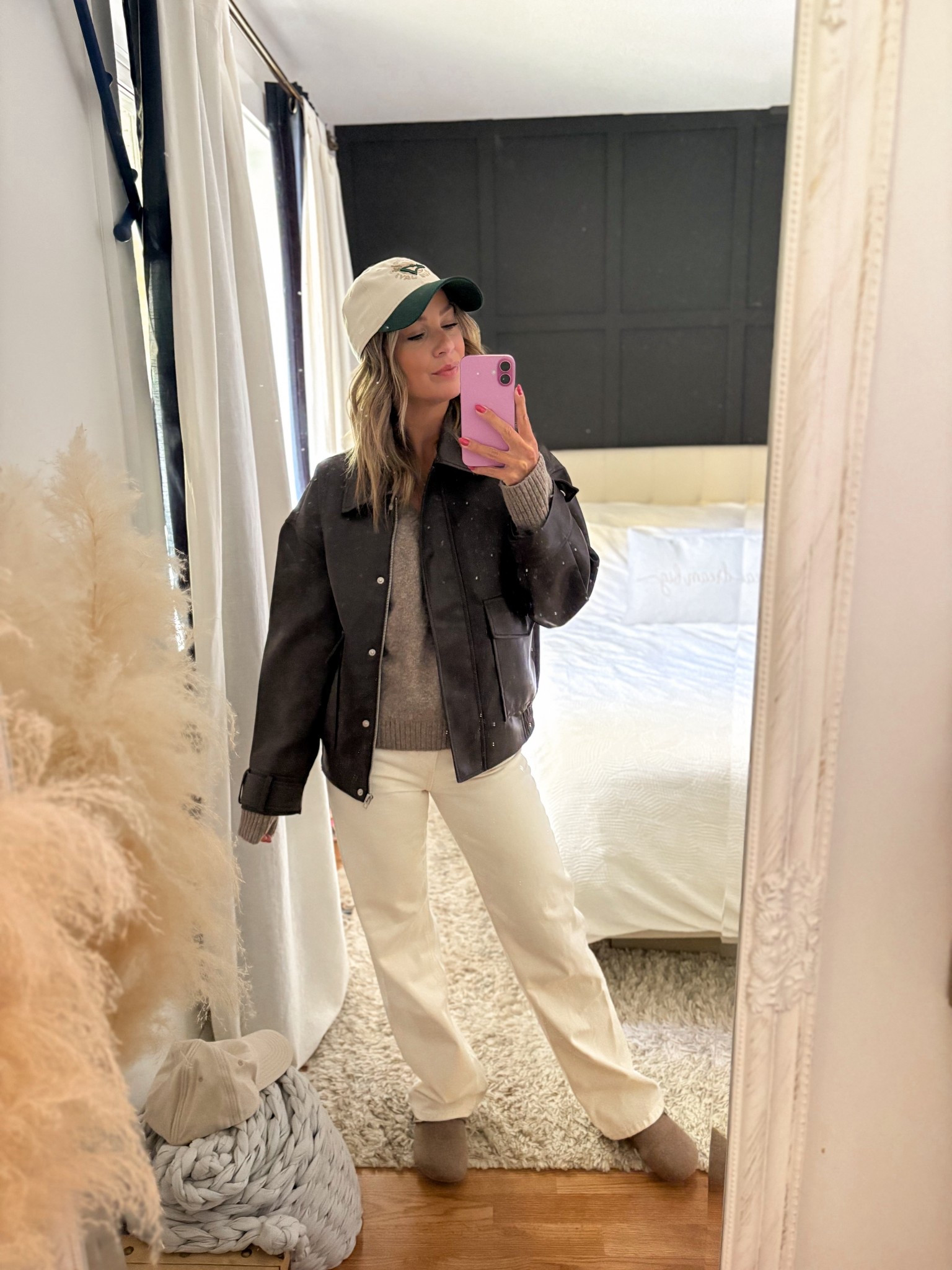 More everyday fall outfit inspo! This jacket is current, and wearing XXS/XS as it’s oversized! If you want a super baggy look then size up. Jeans are on HUGE SALE!! I’m wearing my true size (25). 

#LTKcanada #LTKfall #LTKstyletip