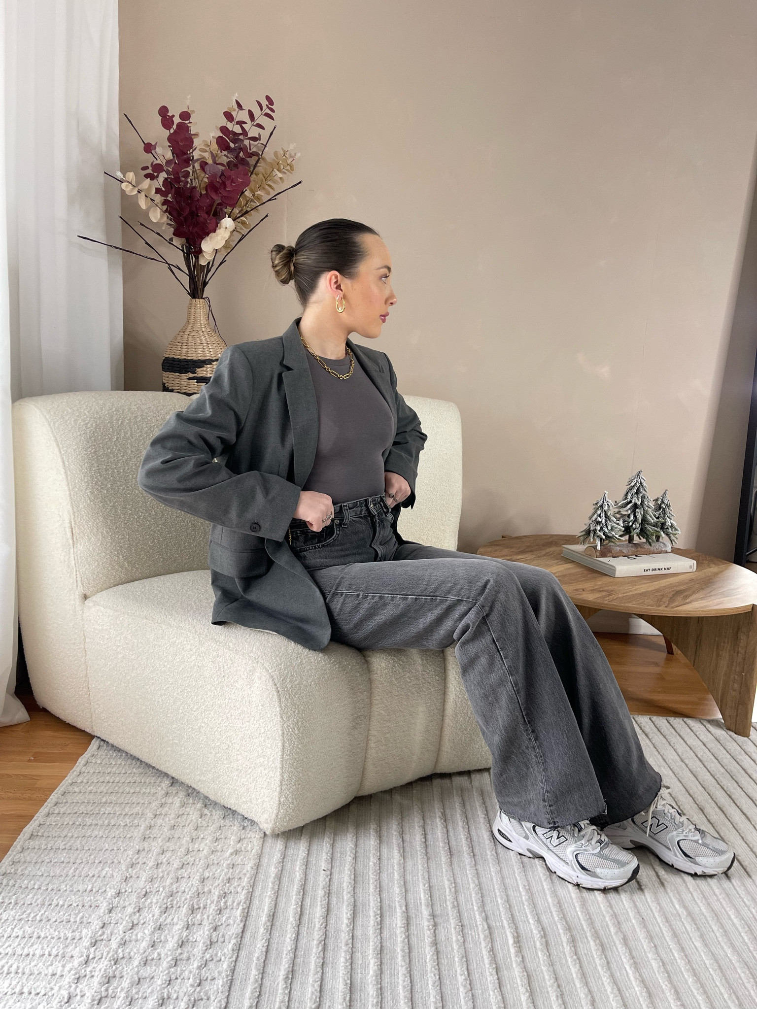 An all grey look 🩶

#LTKSeasonal #LTKeurope #LTKfindsunder100