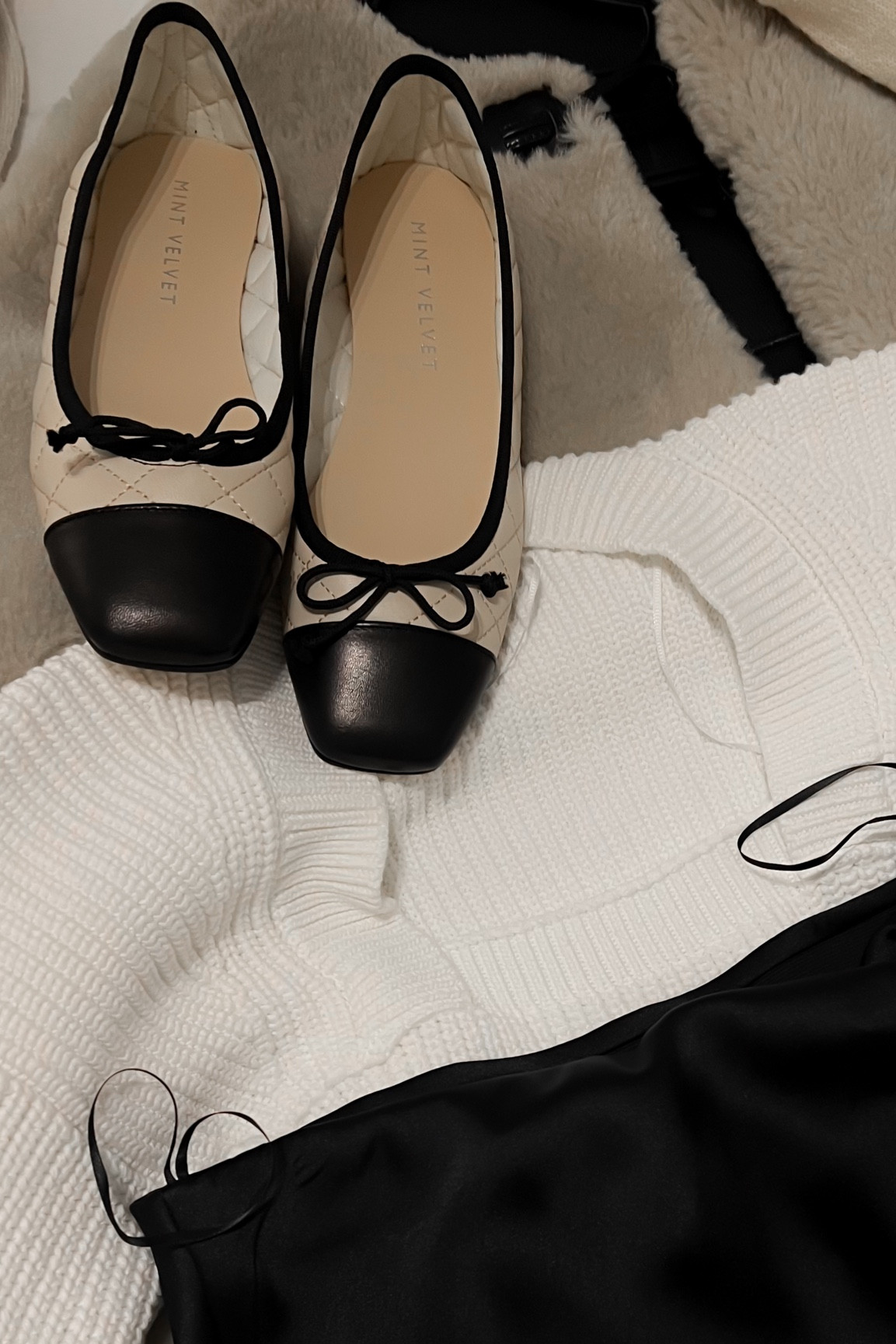 Two tone ballet flats 

#LTKshoecrush #LTKstyletip #LTKeurope