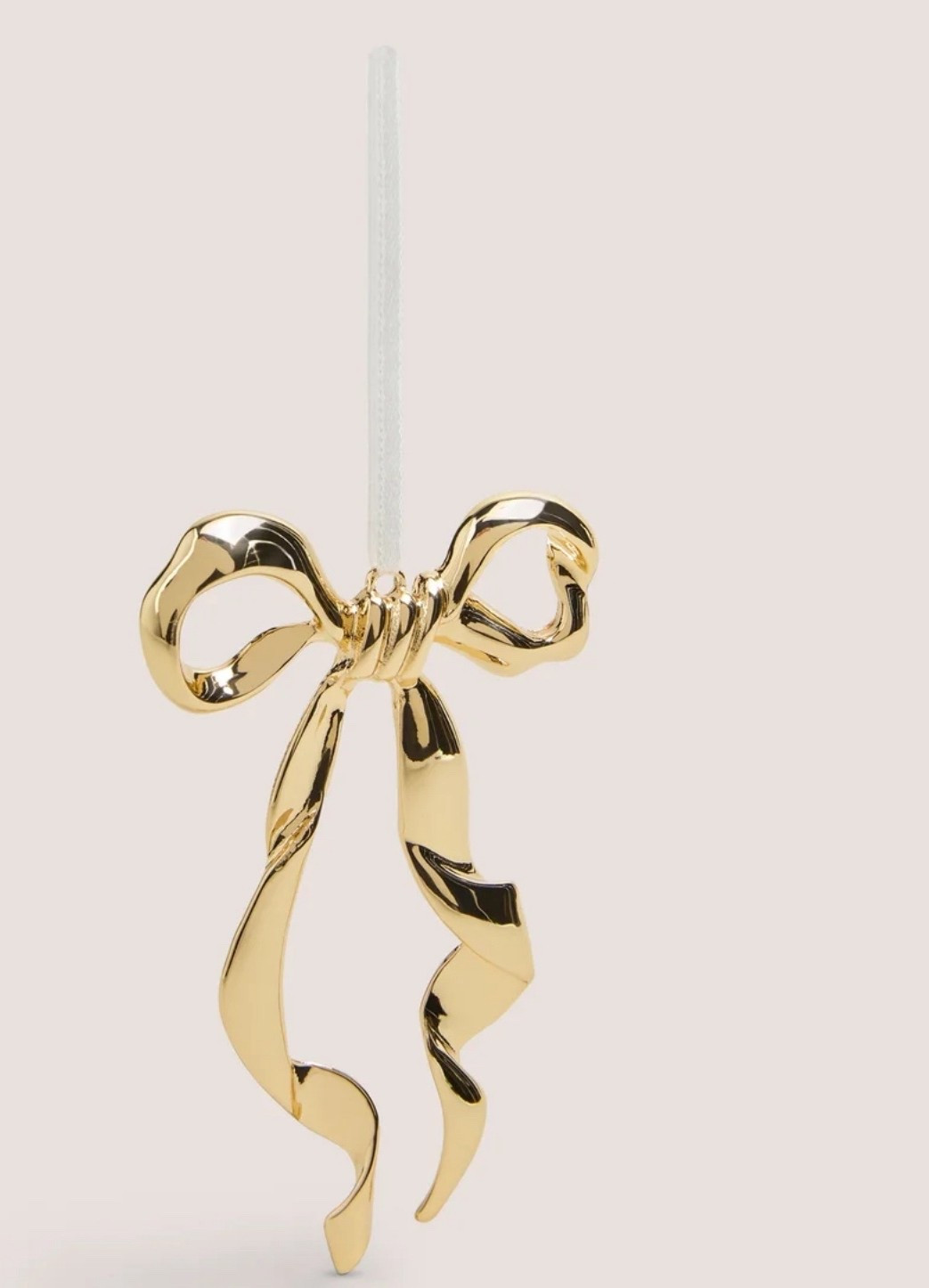 Gold bow Christmas tree decoration

#LTKuk #LTKeurope #LTKhome