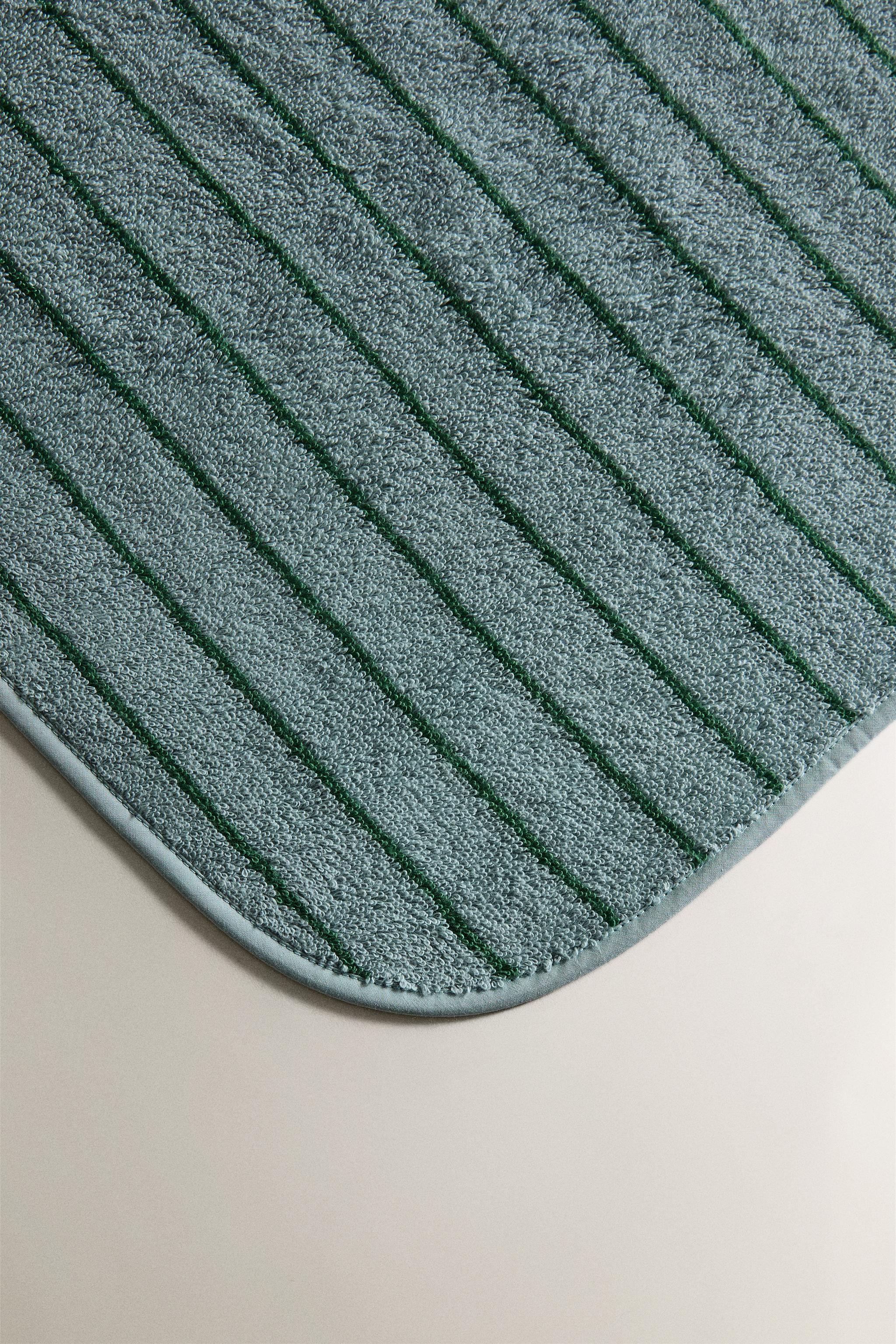 CHILDREN’S STRIPED VELOUR BATH TOWEL | Zara US