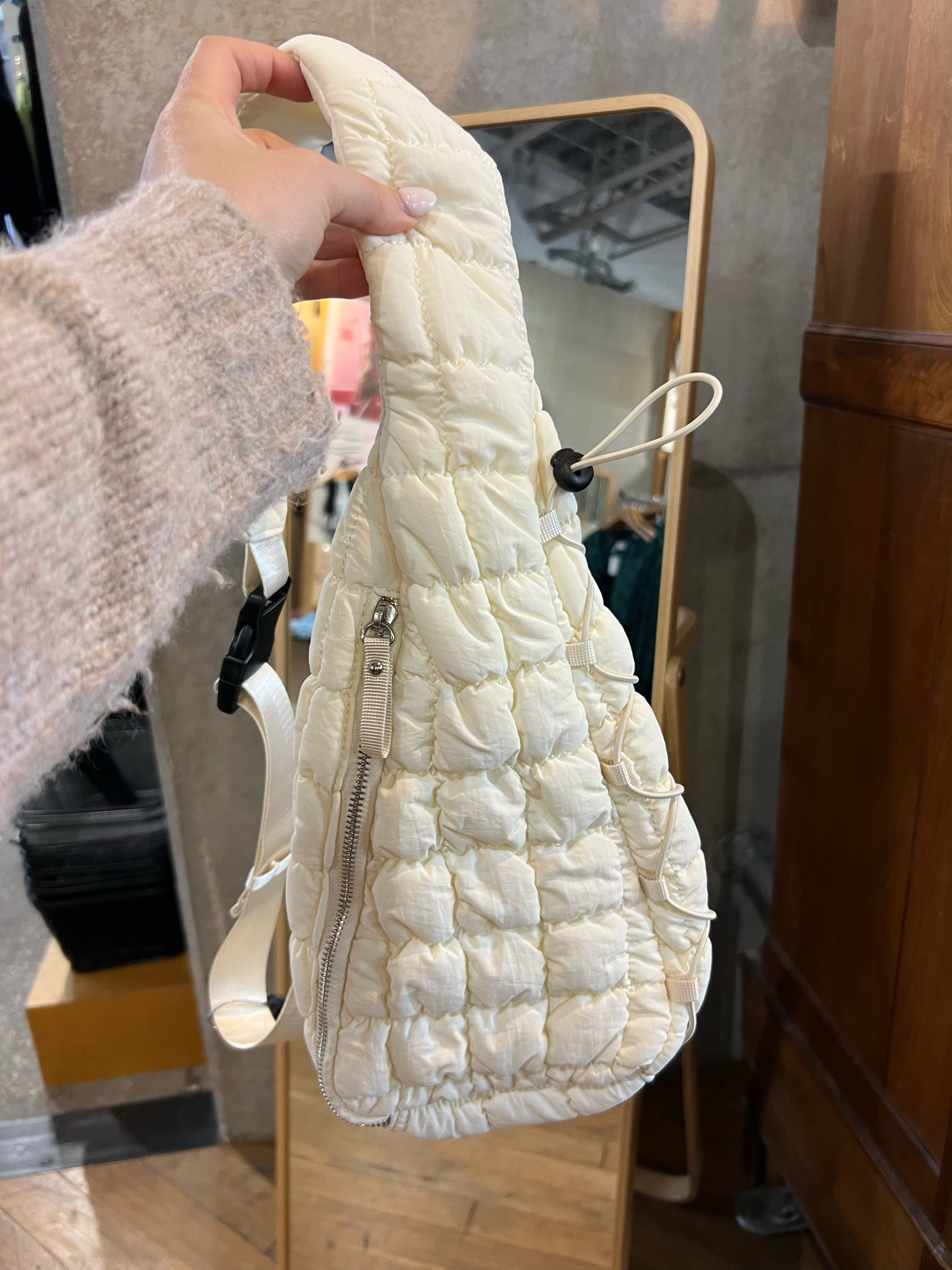 40% off urban outfitters crossbody! 

Quilted crossbody / puffer crossbody / urban outfitters sale / Black Friday deals / Black Friday sale 

#LTKCyberWeek #LTKstyletip