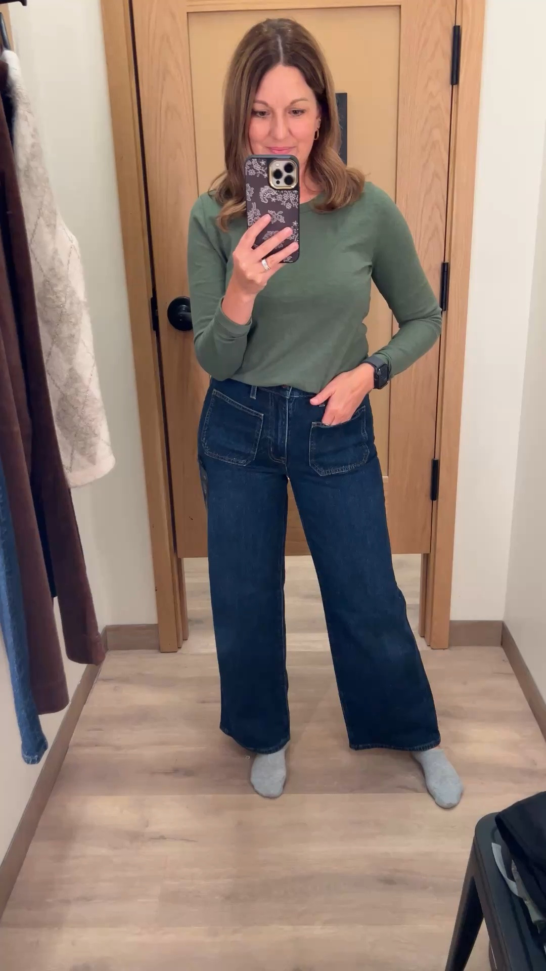 If you’re looking for the best long sleeve tees - I’ve got you! Under $20 and perfection! I snagged in 5 colors (don’t judge - I really ❤️ them! 
**they also come in short sleeve - linked as well! 

Tees - tts, in size S
Jeans (these come in petite and long length too!) - tts, in size 27 regular

#jcrewfactory #greenwayshopping

#LTKFindsUnder100 #LTKFindsUnder50 #LTKOver40