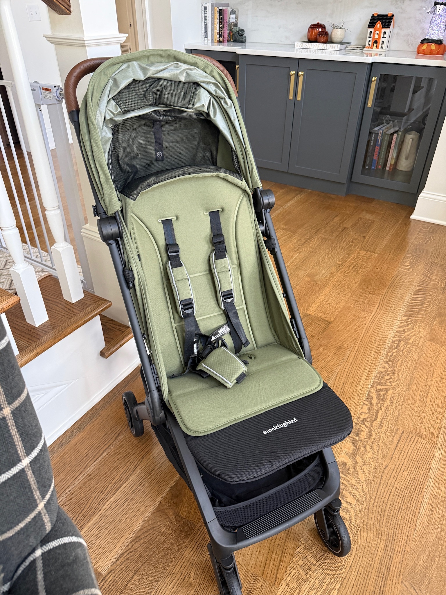 Love running errands with this auto fold strollers!!

Mockingbird, strollers, toddler boys, toddlers, compact stroller, one hand stroller, auto fold strollers, boy
Moms, grace white