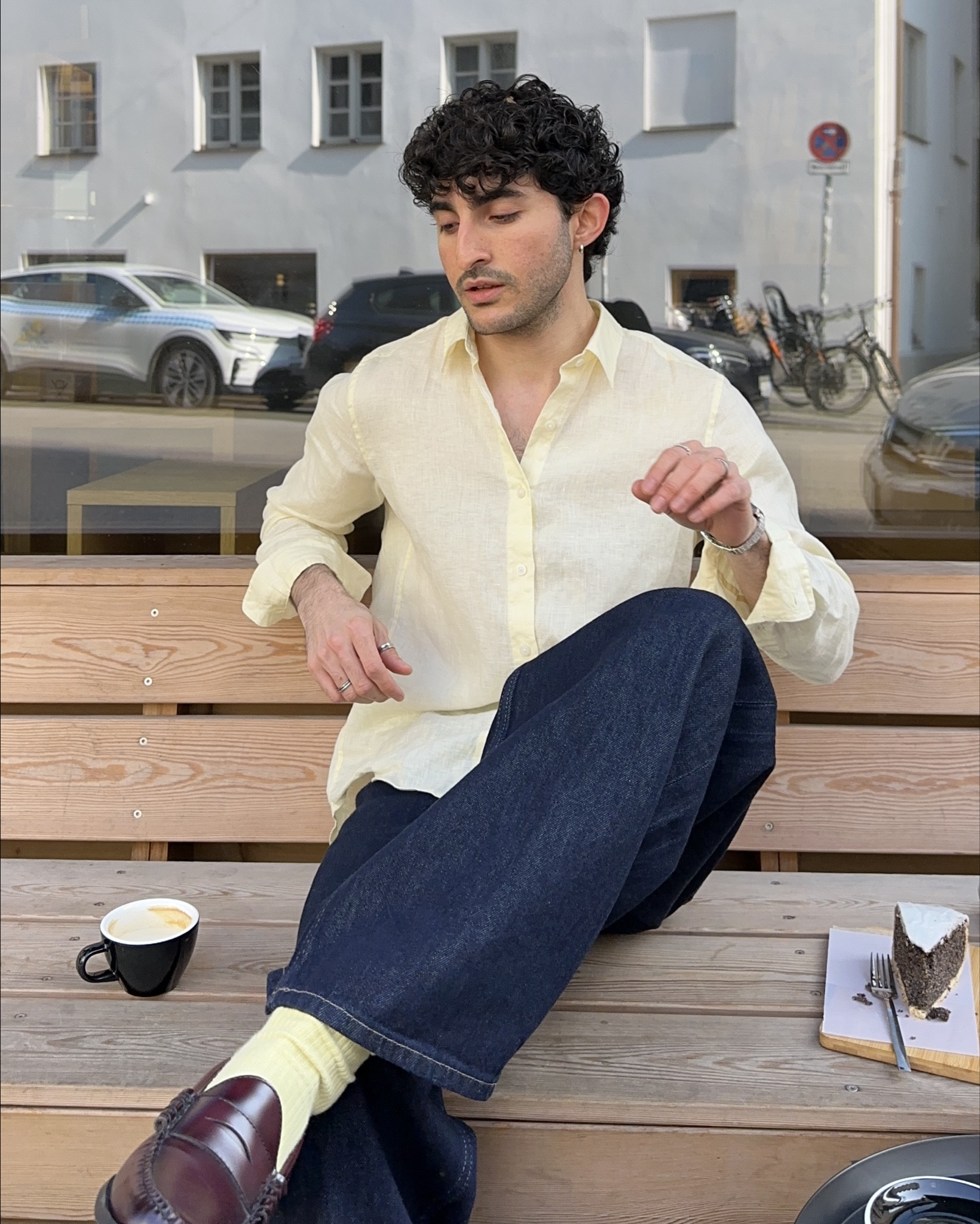 Frühling outfits| leinen hemd |raw denim | farbige socken | leder loafer 

#LTKdeutschland #LTKspring #LTKherren