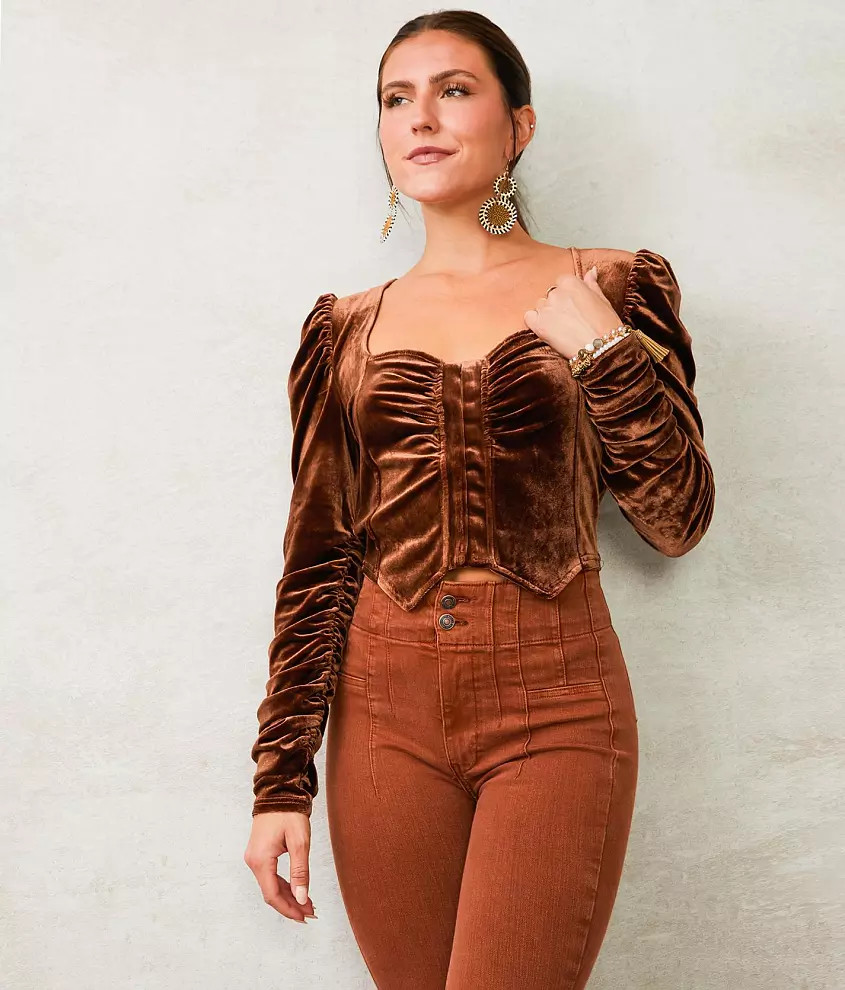 Velvet Sweetheart Cropped Top | Buckle