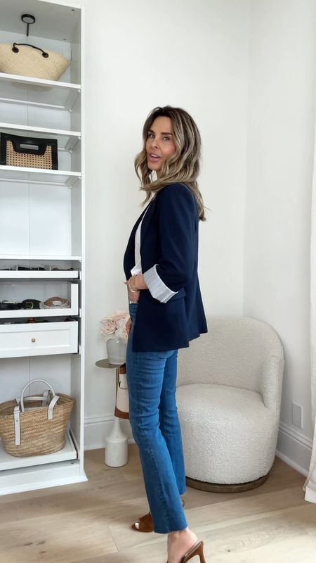 -Veronica Beard dicky blazer sz 4
-Veronica Beard cropped kick out jeans have the perfect stretch and are so flattering! 
-Veronica Beard bag that is a new favorite & heels I’ve been wanting so long in the perfect summer to fall color! 

@veronicabeard @shopltk #liketkit Spring outfit, workwear