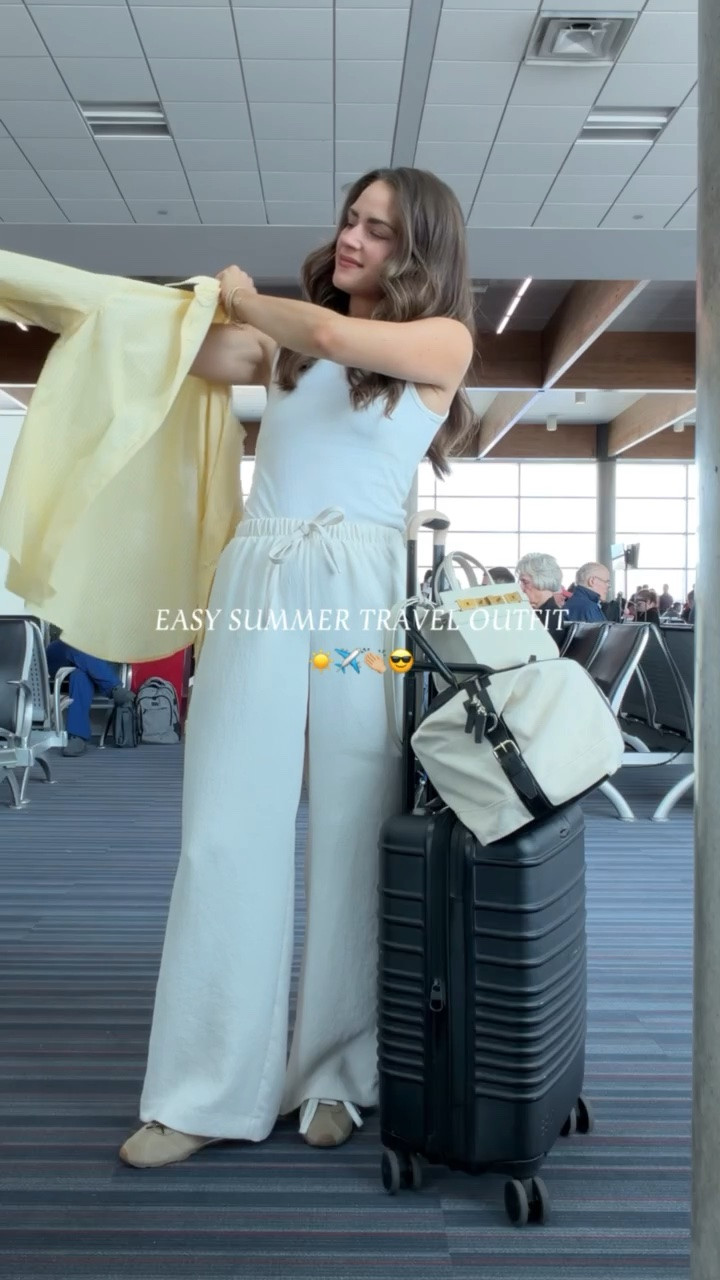 TRAVEL OUTFIT INSPO ✨✈️
My fav pants are on sale now

#LTKootd #LTKTravel #LTKdayinmylife