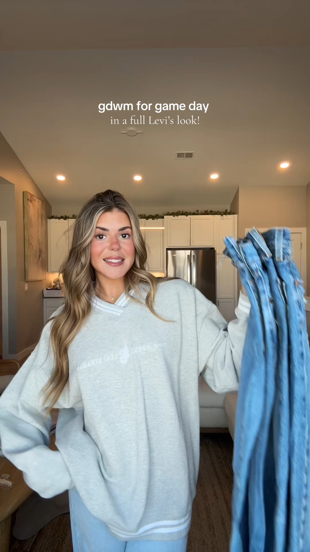 Game day ootd in @levis!! 👖🏈✨

#LevisLTKPartner #GameDay 
