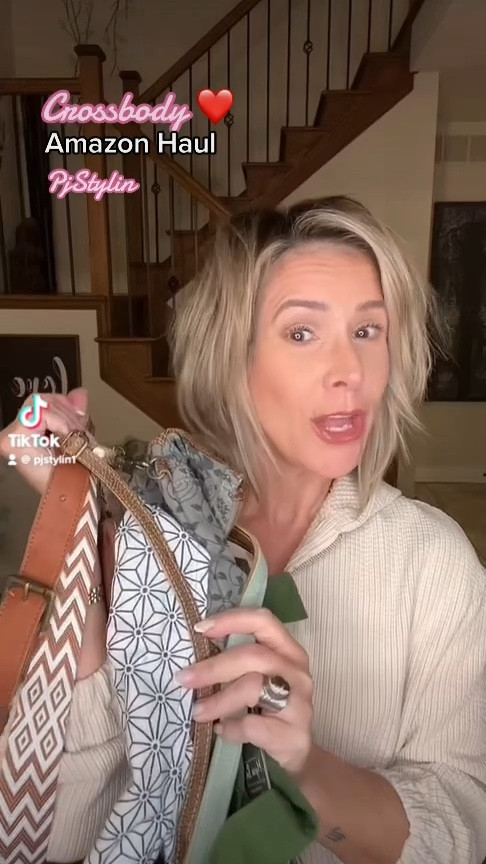 Crossbody purse for the win! 

#LTKstyletip #LTKitbag #LTKunder50