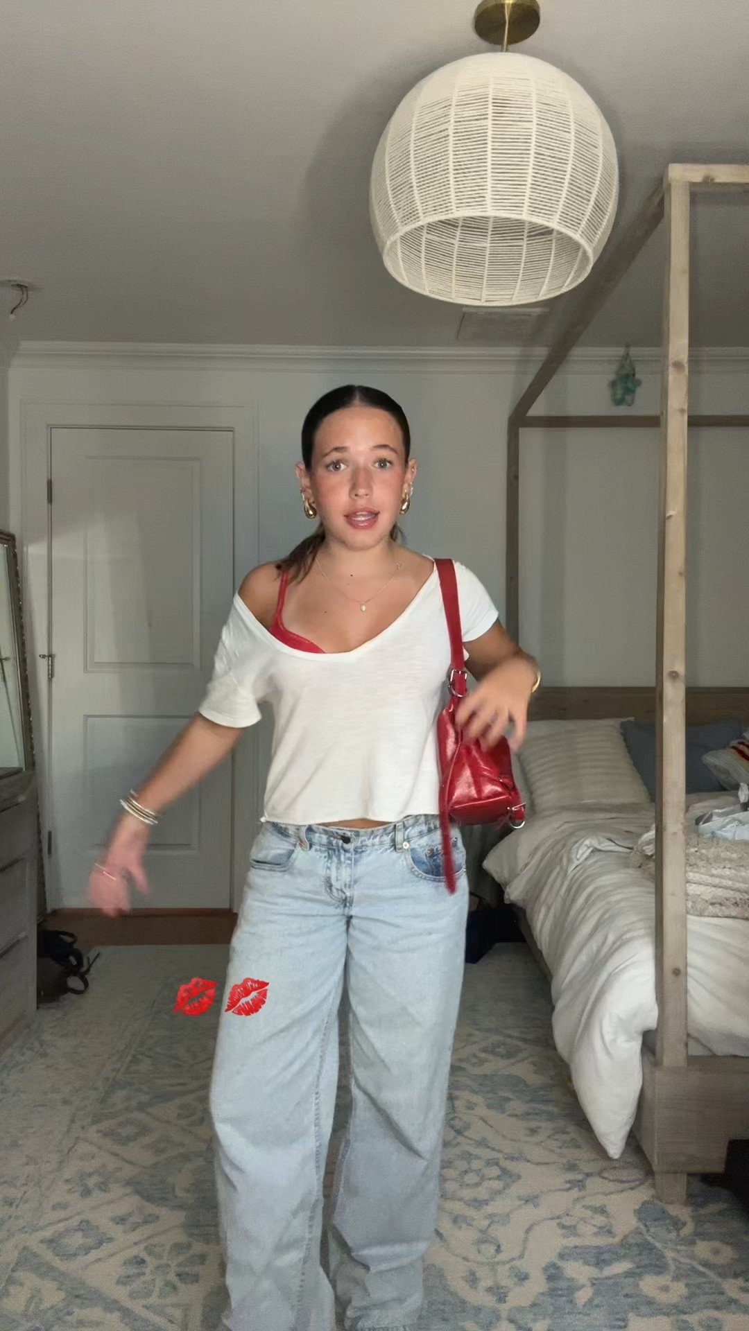 shirt: target
jeans: motel rocks
bag: edikted
jewelry: amazon