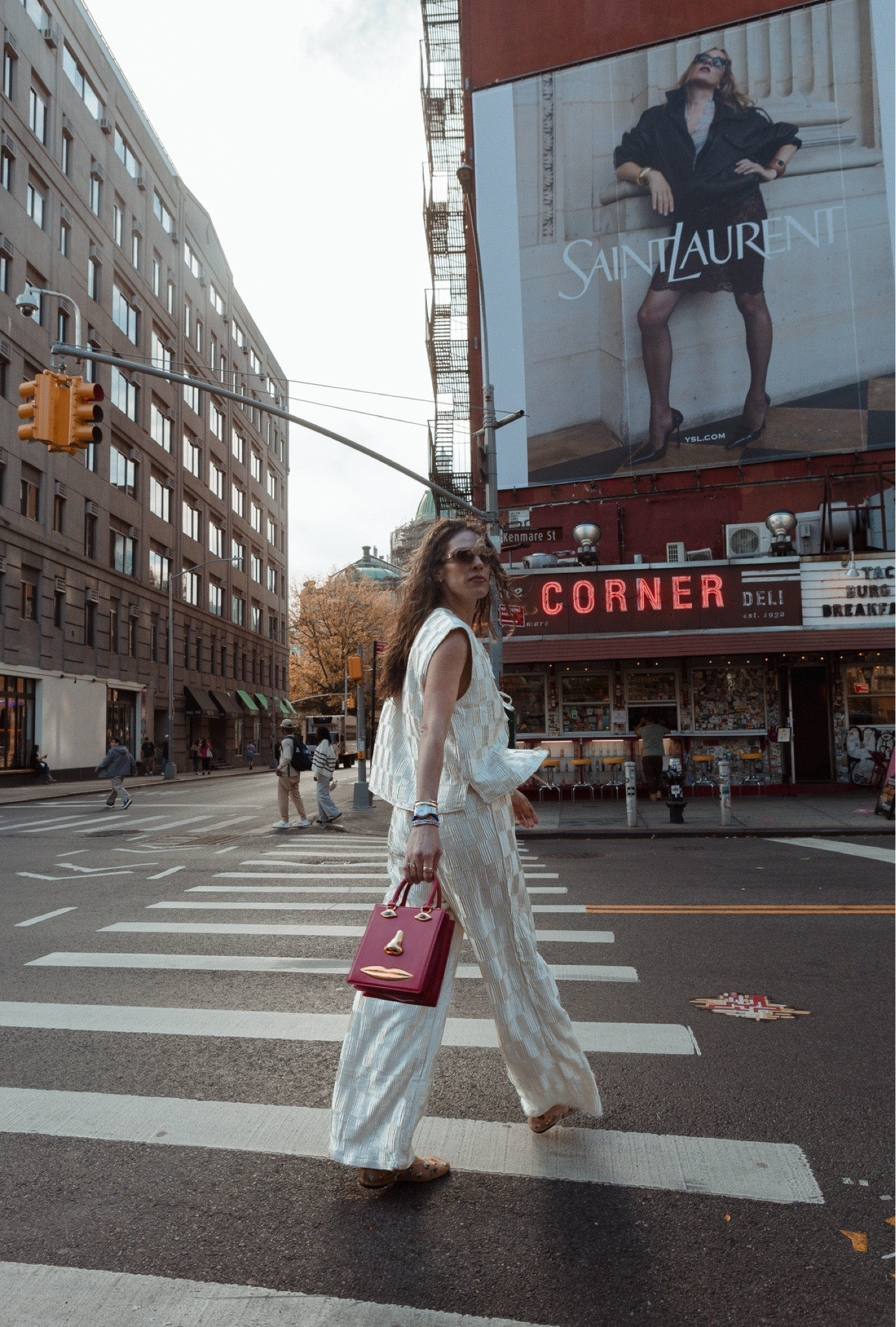 Transitional fit into the warmest fall everr

#LTKSaleAlert #LTKFindsUnder100 #LTKSeasonal