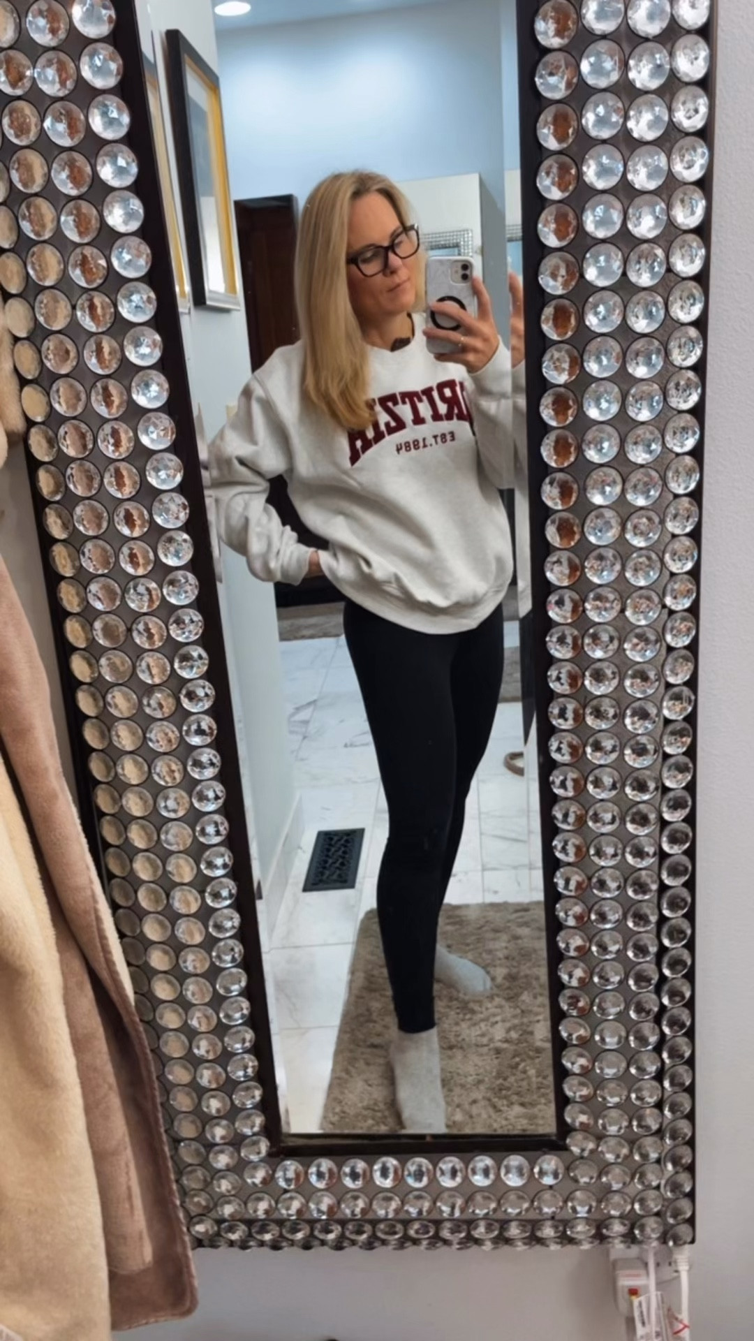 I absolutely love Aritzia and they are having a huge sale right now. I have this sweatshirt and I absolutely love it. Super cozy. I do have it in a size large make sure to oversize because their stuff tends to run small and impaired with a pair of Lululemon leggings, which are also on sale right now

#LTKSaleAlert #LTKOver40 #LTKMidsize