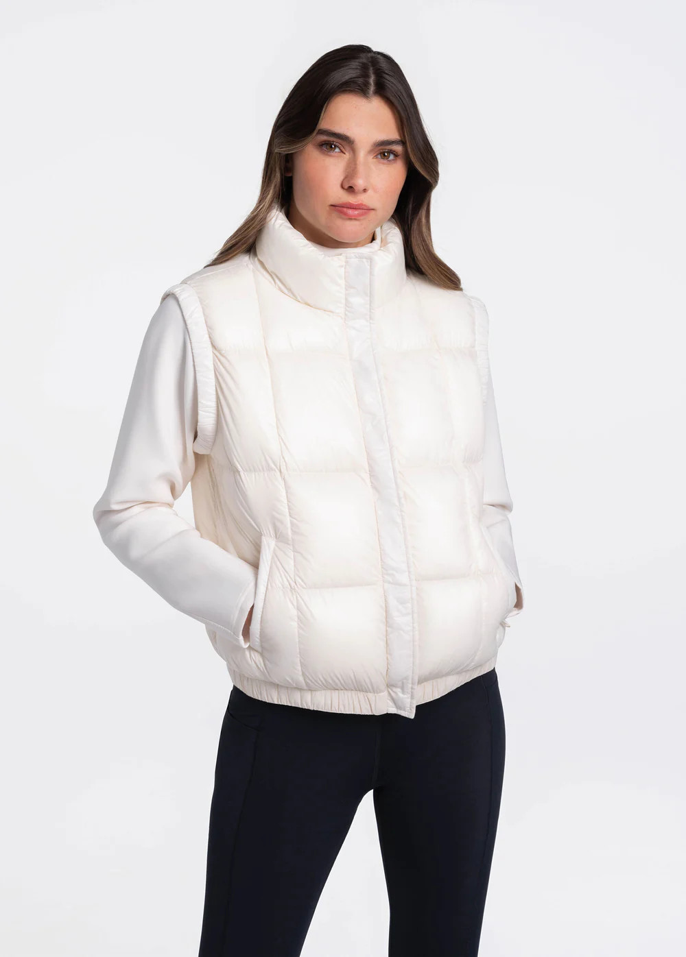 Rose Synth Down Vest -
    Gardenia | Lole Canada